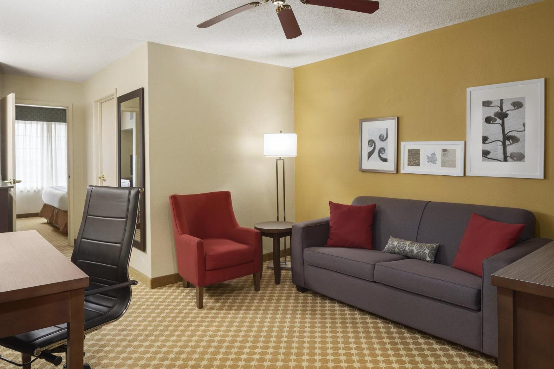One-Bedroom King Suite - Photo 1