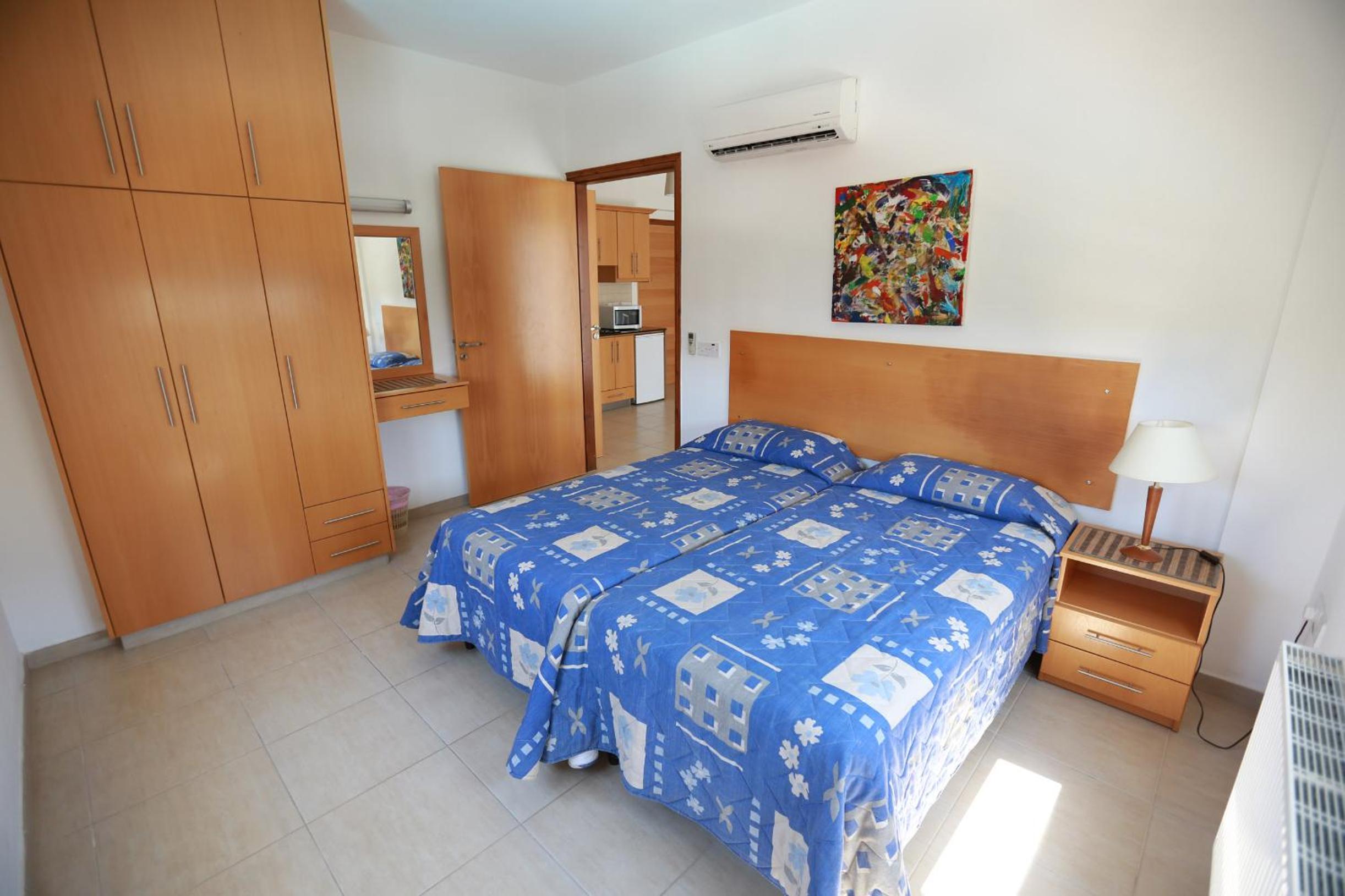One-Bedroom Apartment - Photo 9