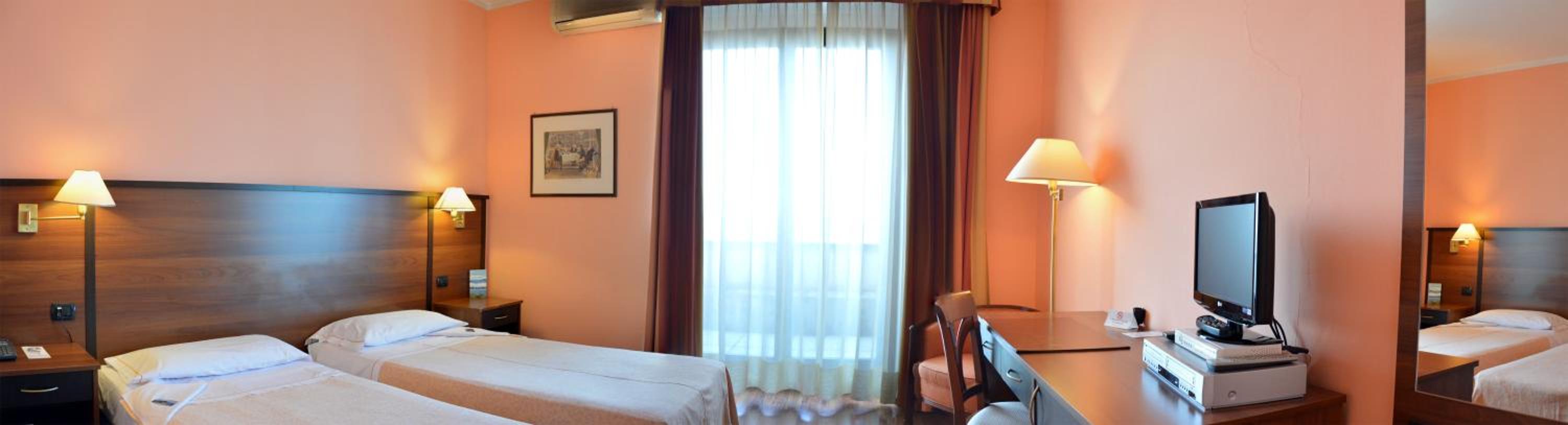 Superior Triple Room photo 3