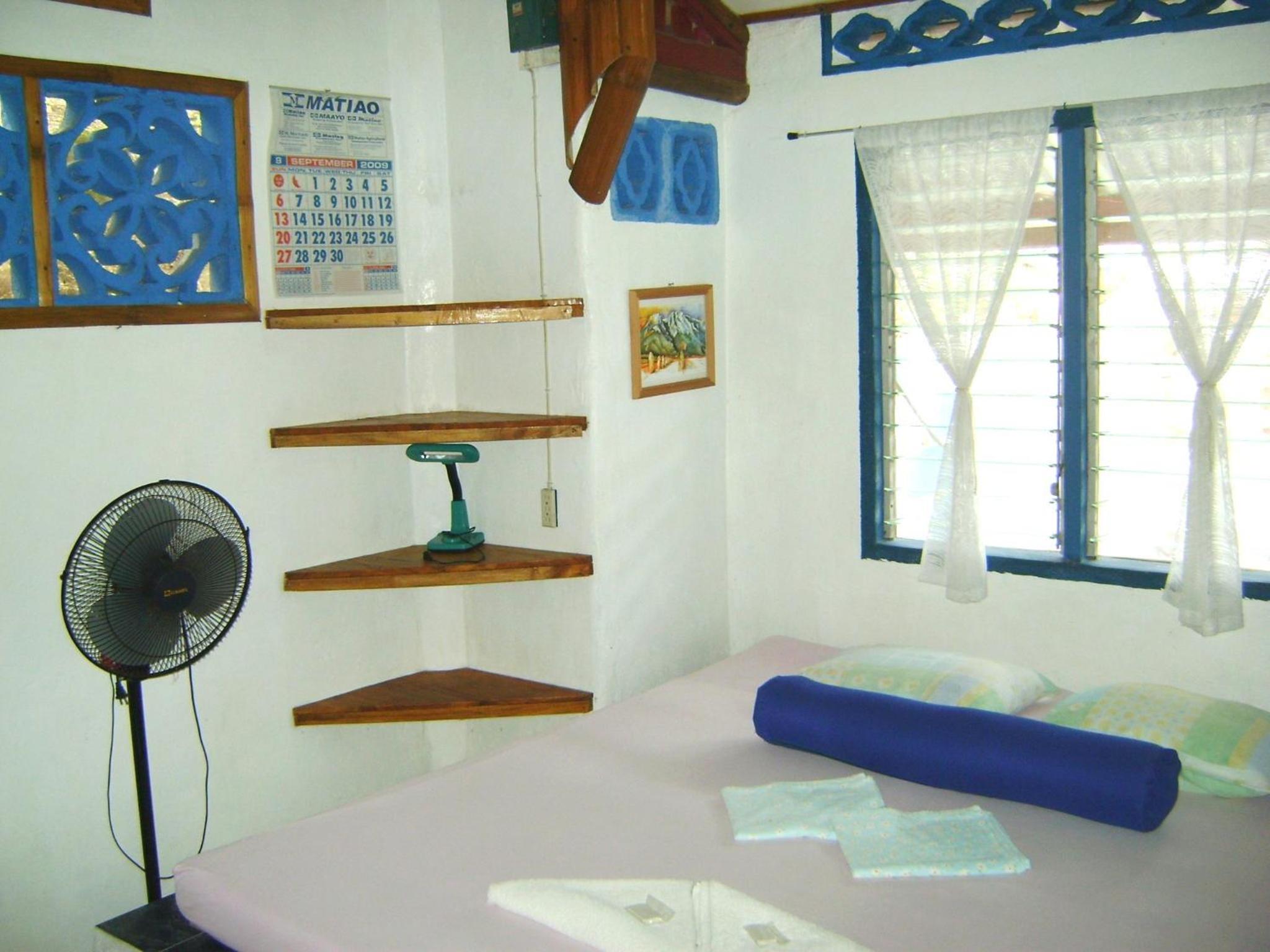 Beach Front Cottage - Photo 1