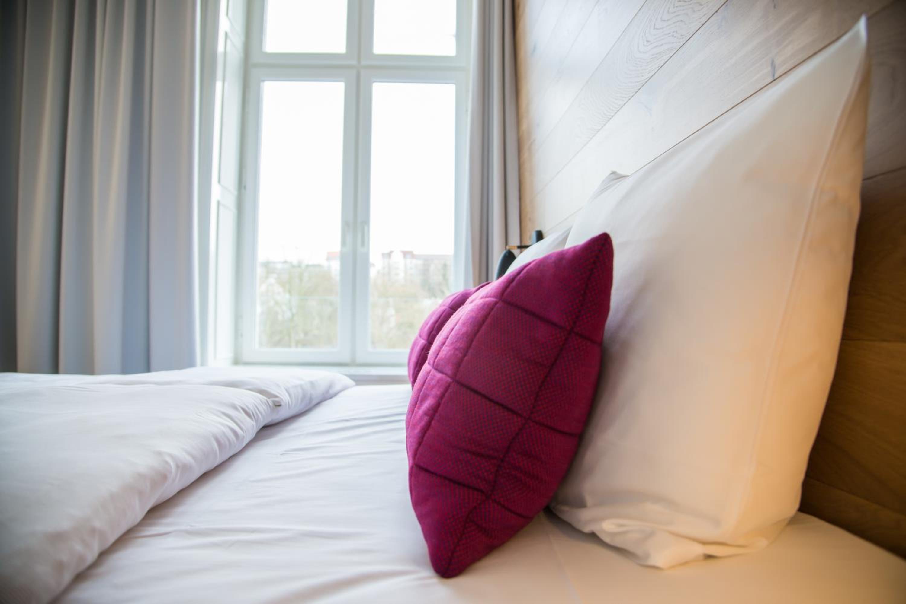Standard Double Room thumbnail 5
