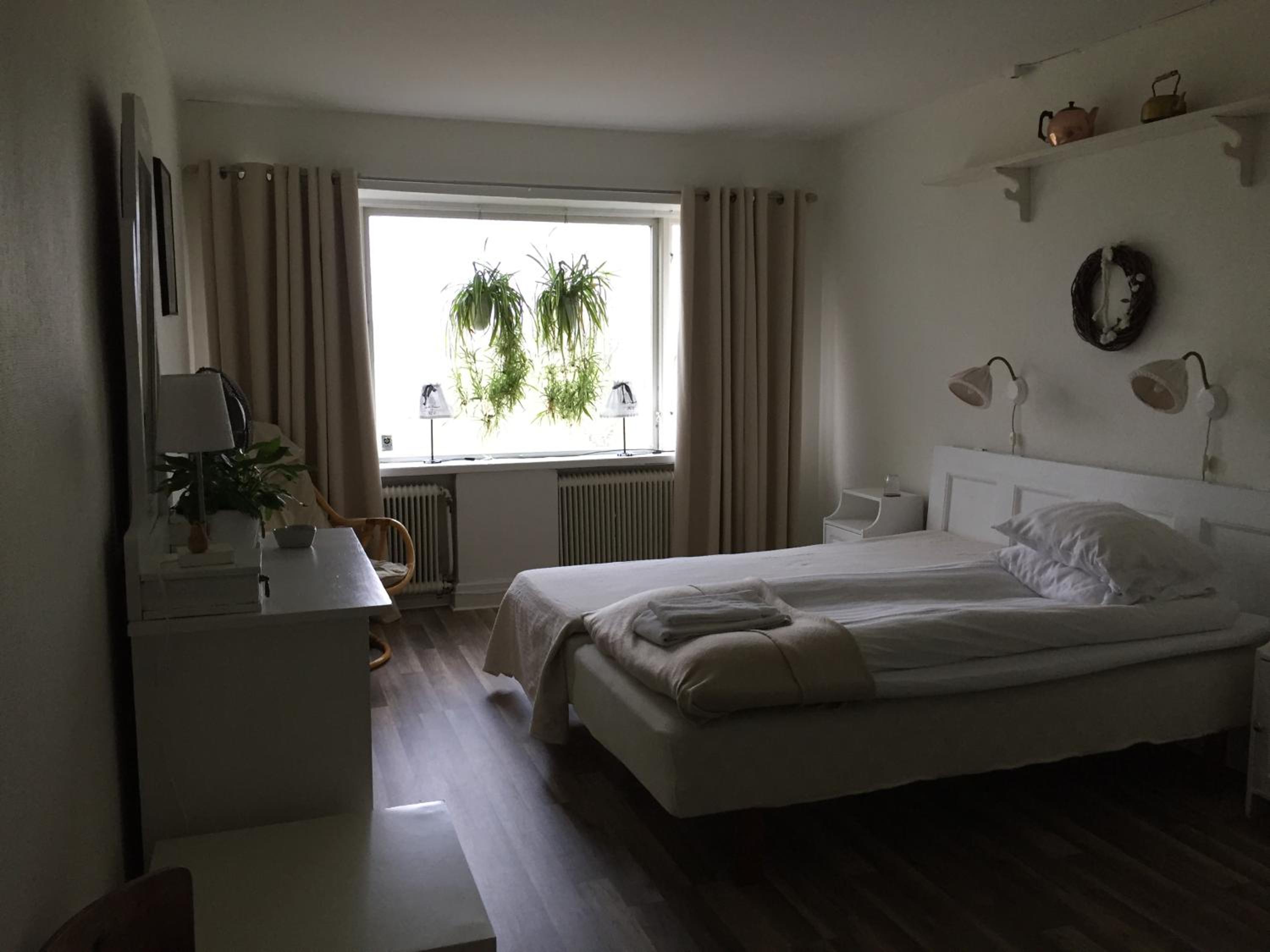 Double Room with Shared Bathroom photo 3
