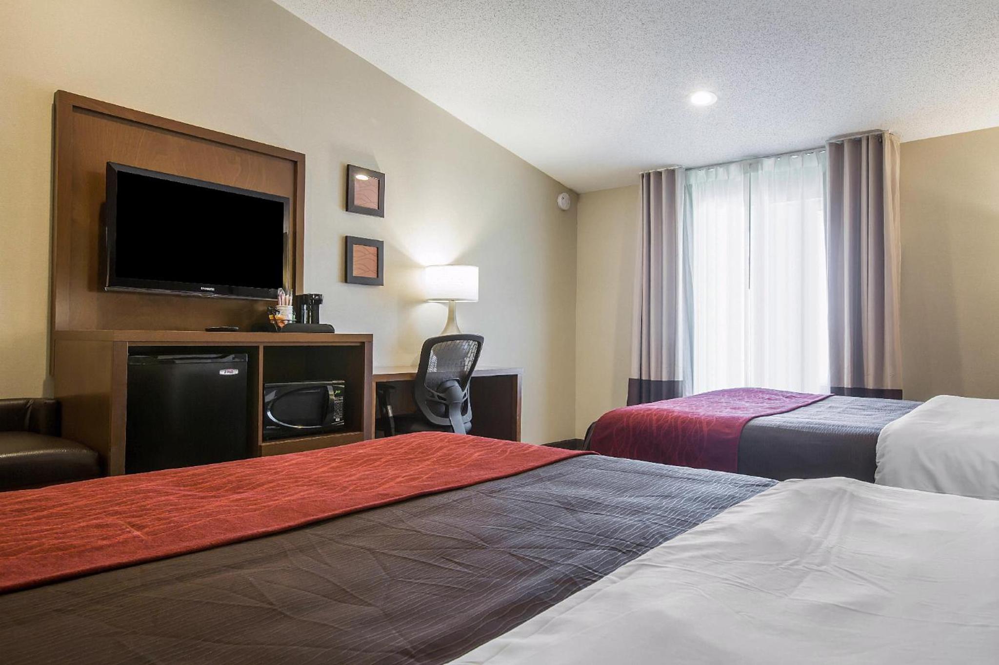 Queen Room with Two Queen Beds - Disability Access/Non-Smoking photo 2