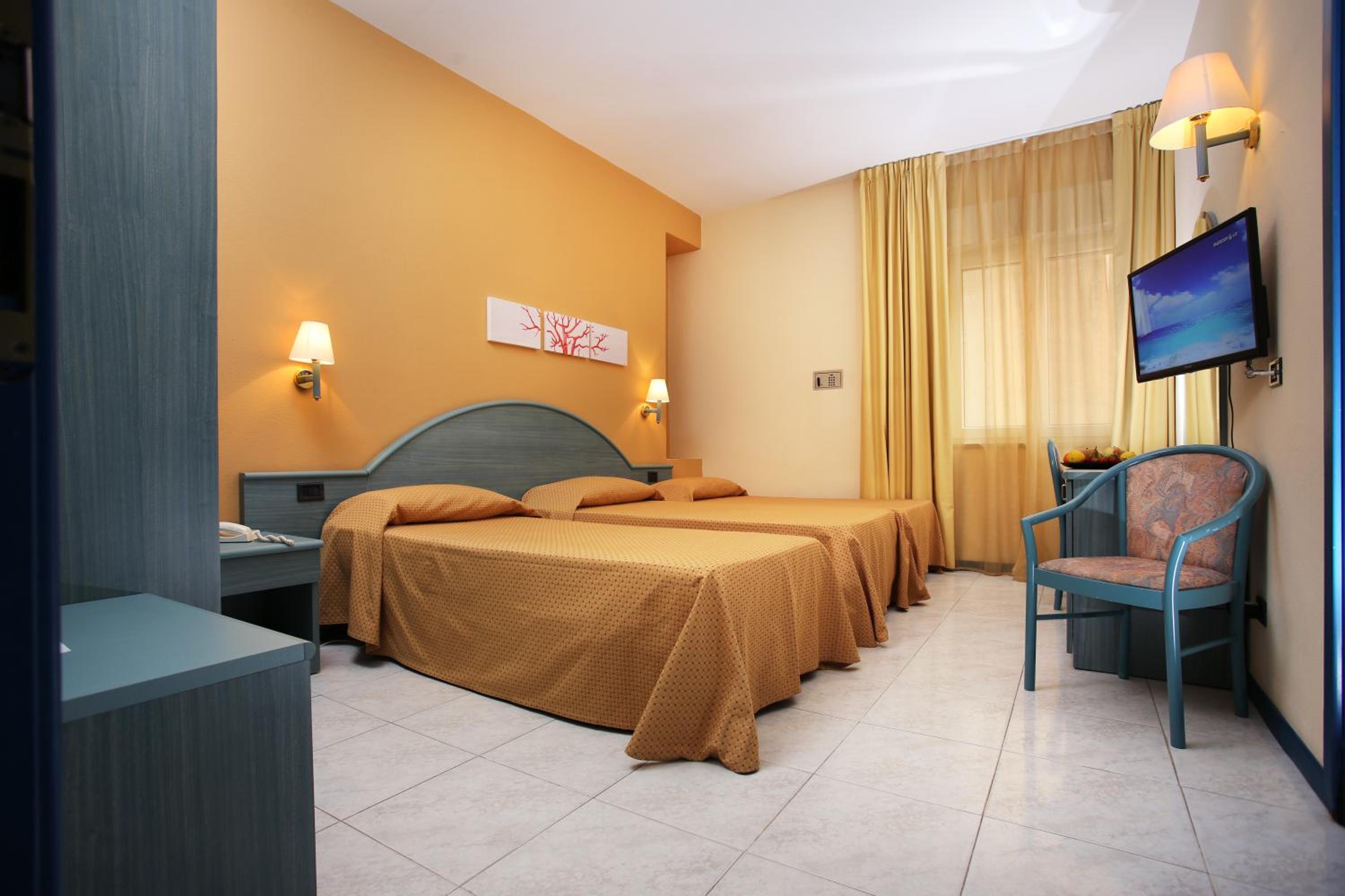 Classic Triple Room - Photo 8