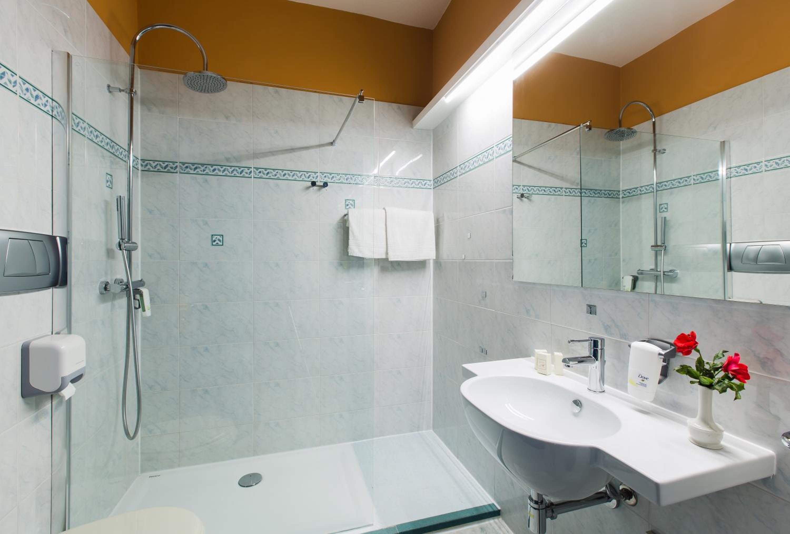 Superior Triple Room with Balcony and Sea View - Photo 7