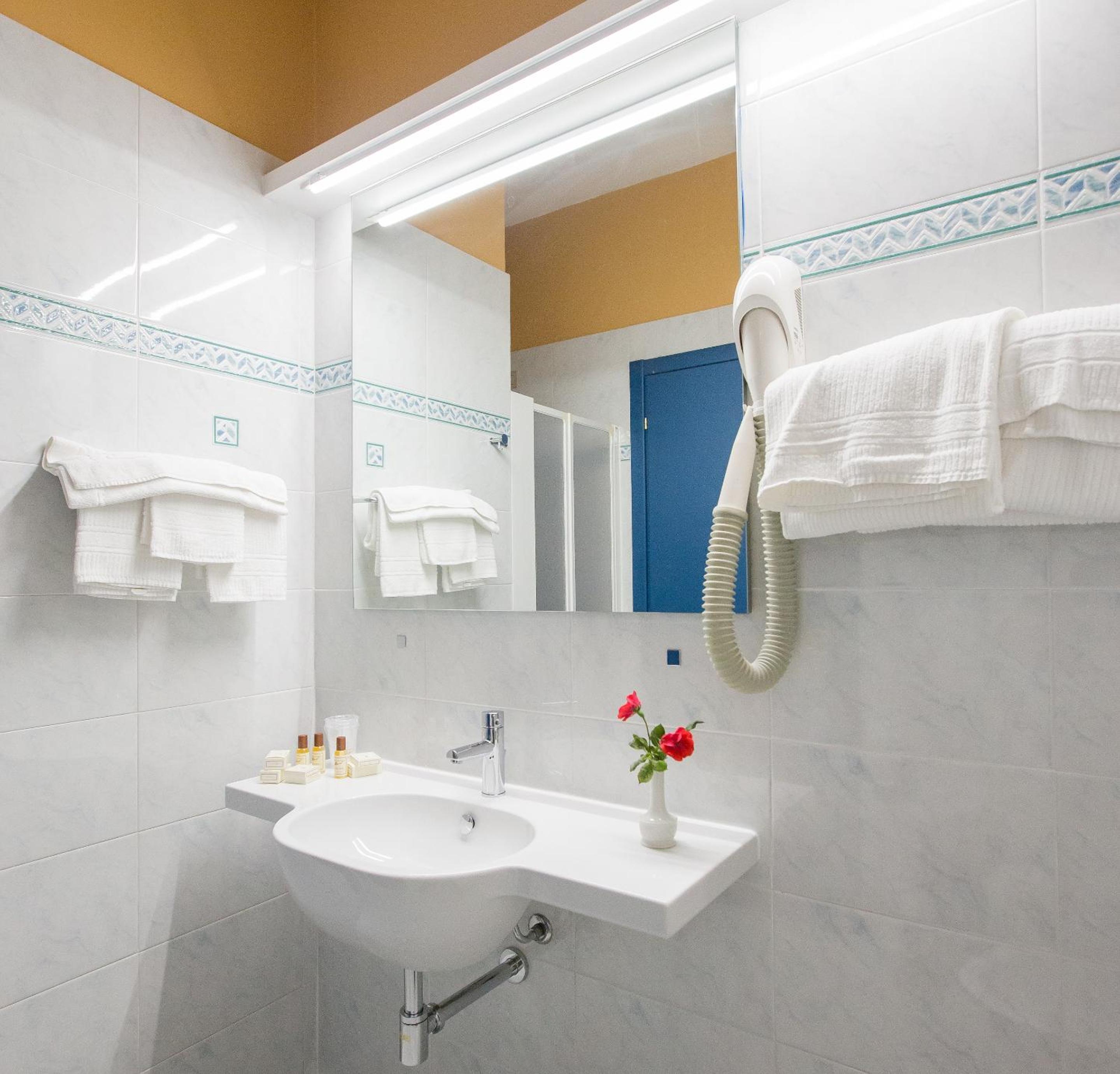 Classic Double Room - Photo 2