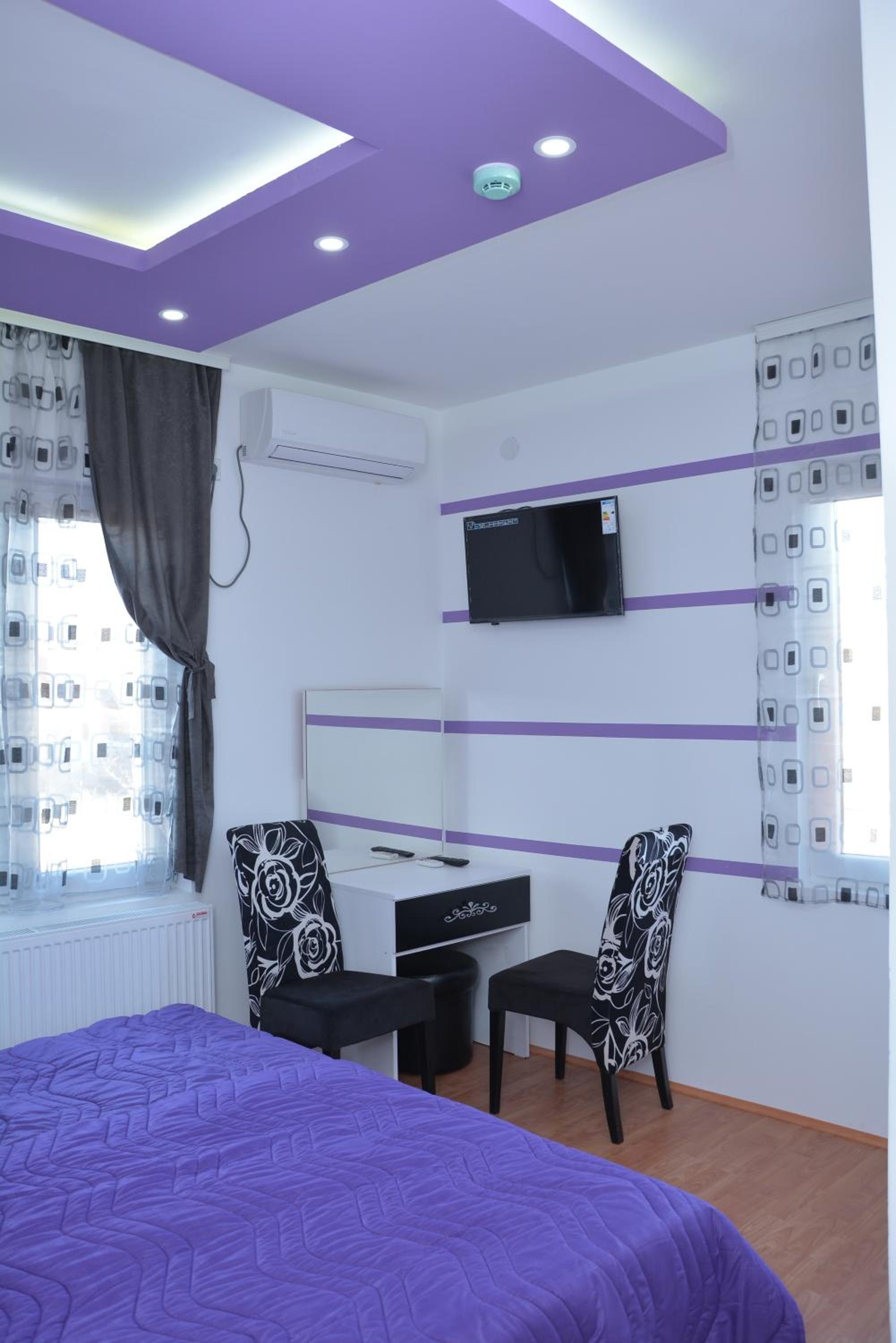 Standard Double or Twin Room photo 3