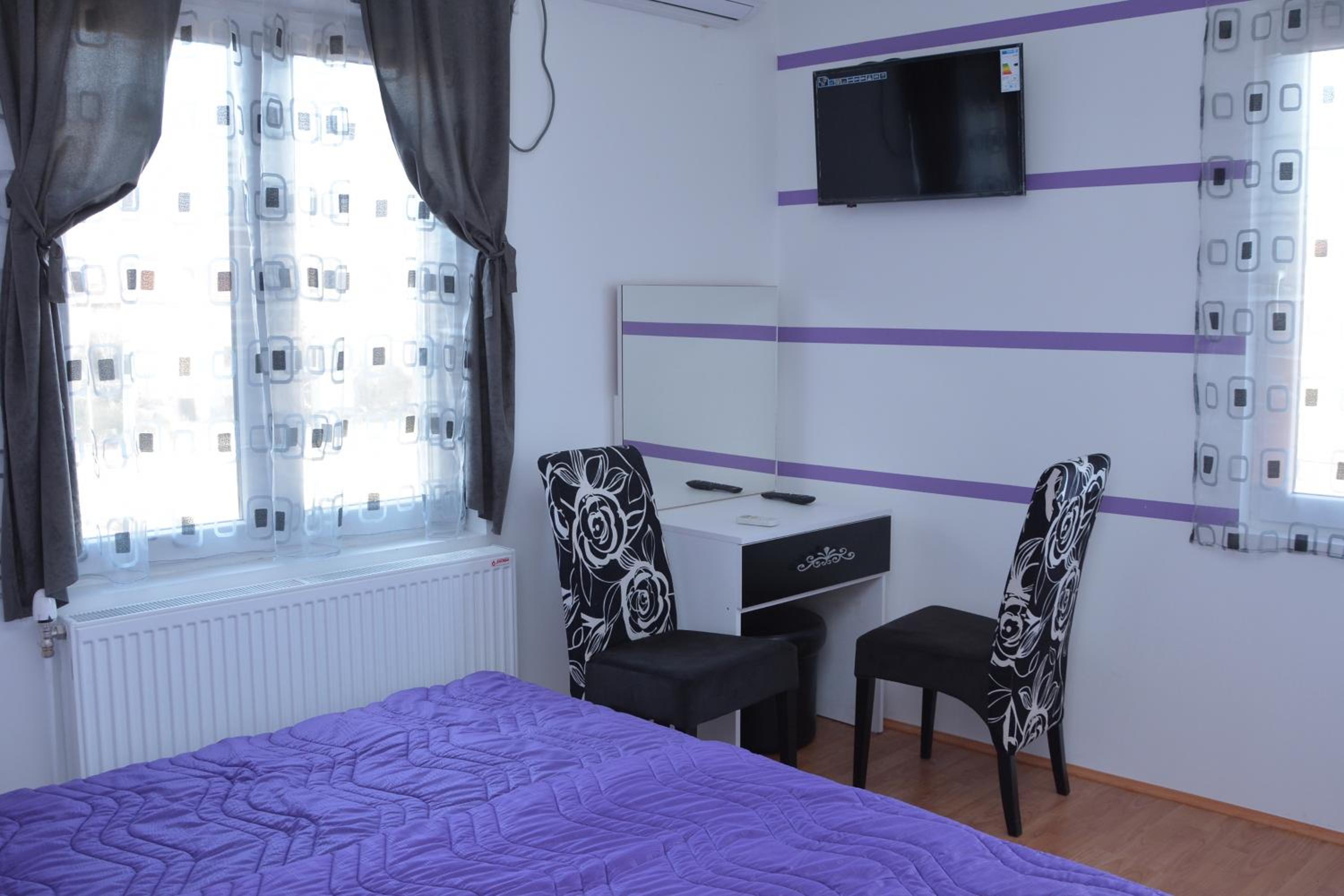 Standard Double or Twin Room photo 2