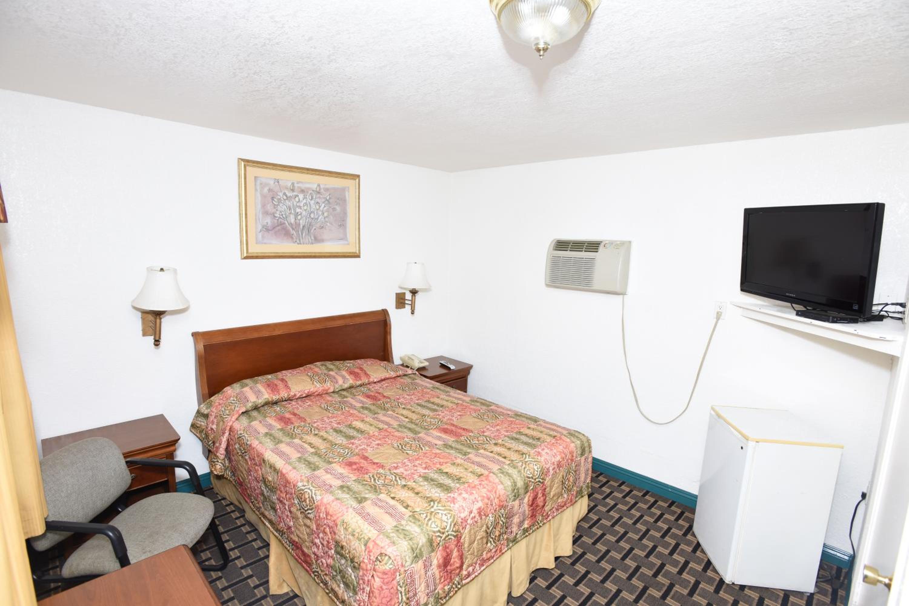 Standard Queen Room - Photo 1