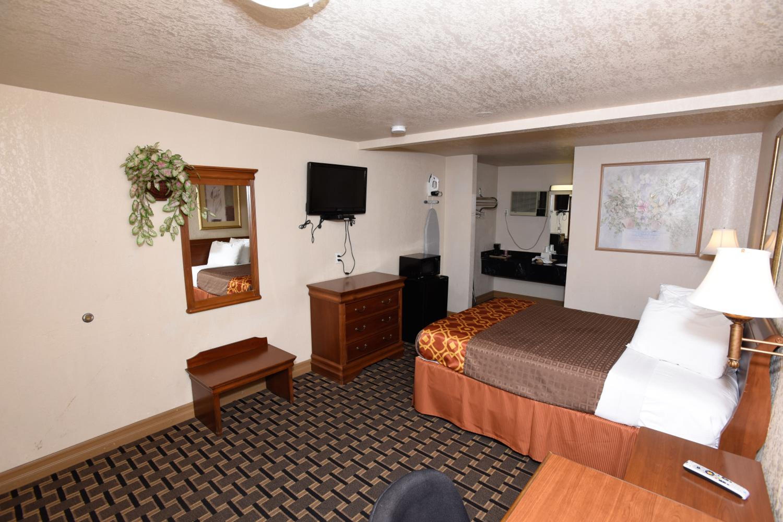 Standard Queen Room - Photo 4
