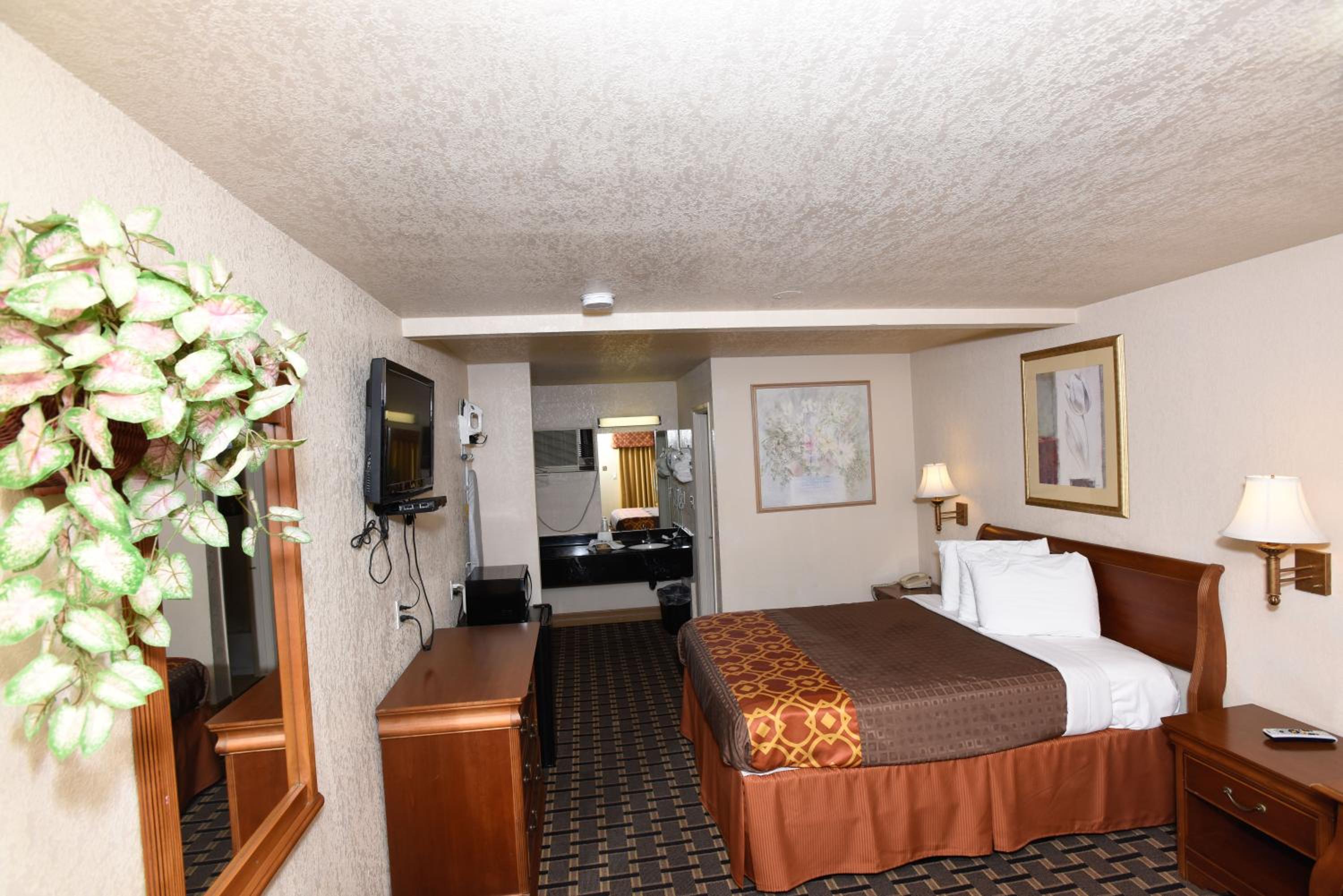 Standard Queen Room - Photo 5