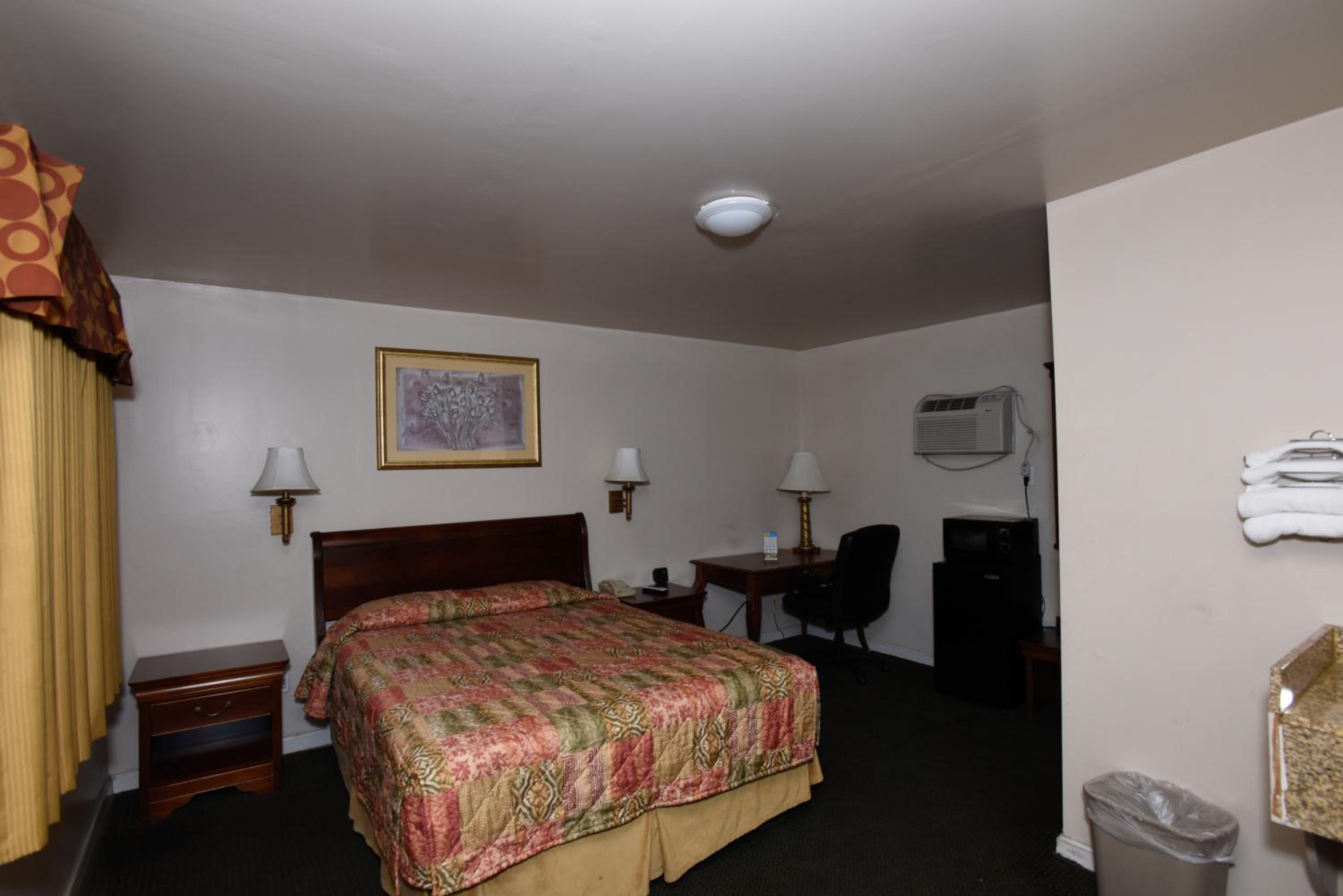 Standard Queen Room - Photo 2