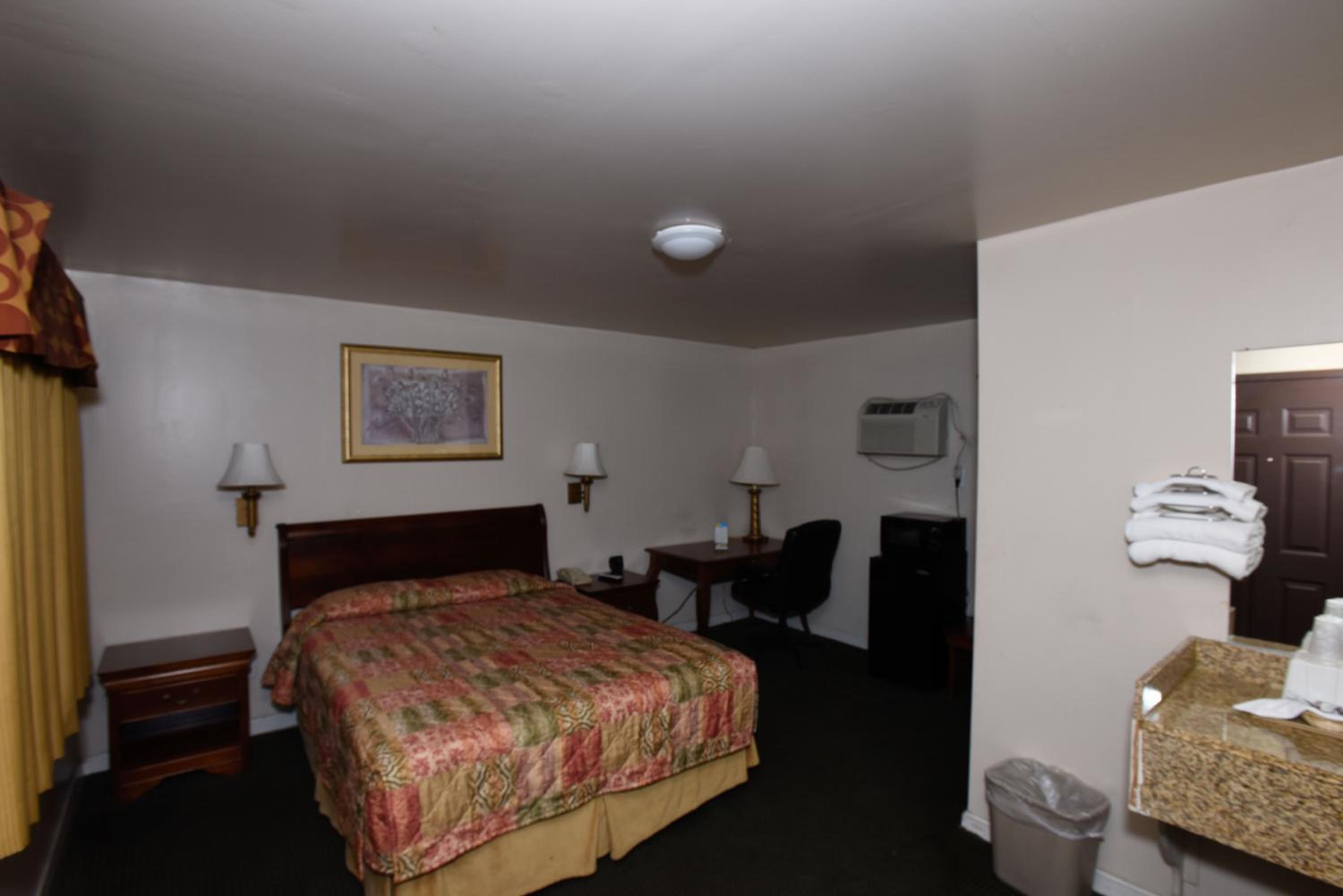 Standard Queen Room - Photo 3