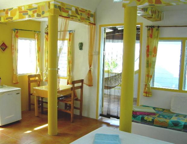 Beachfront Deluxe House - Photo 17