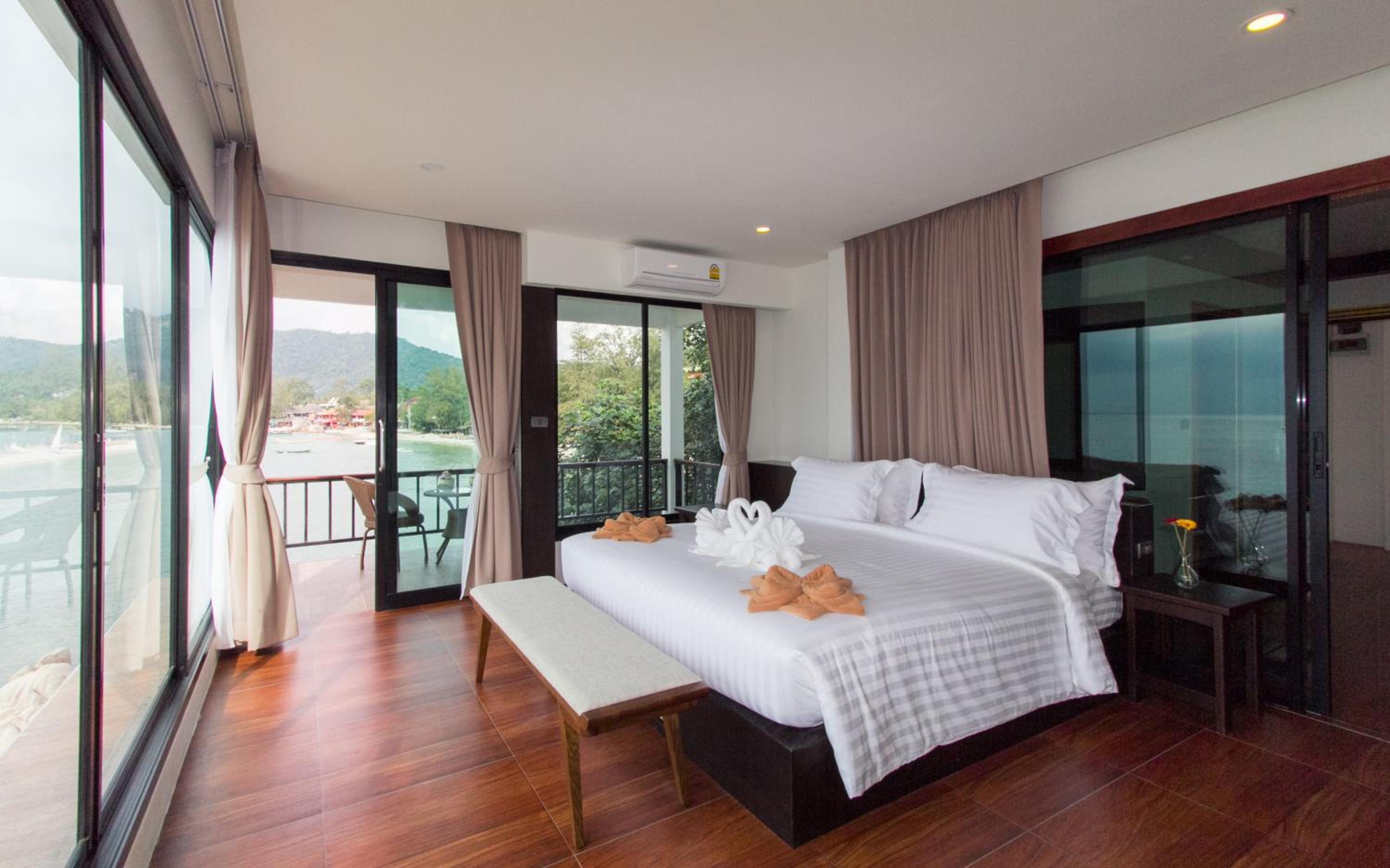 Double Room with Sea View - Photo 15