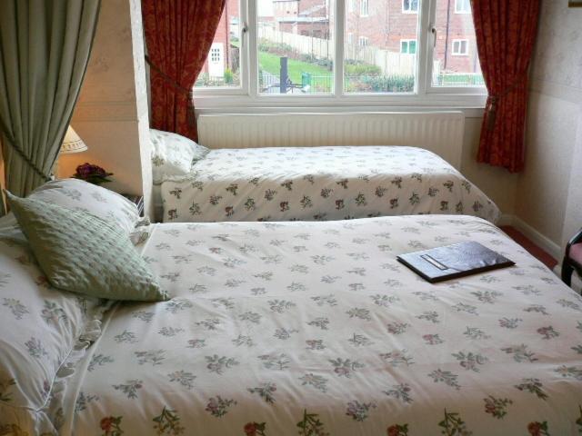 Family Room (2 Adults + 1 Child)