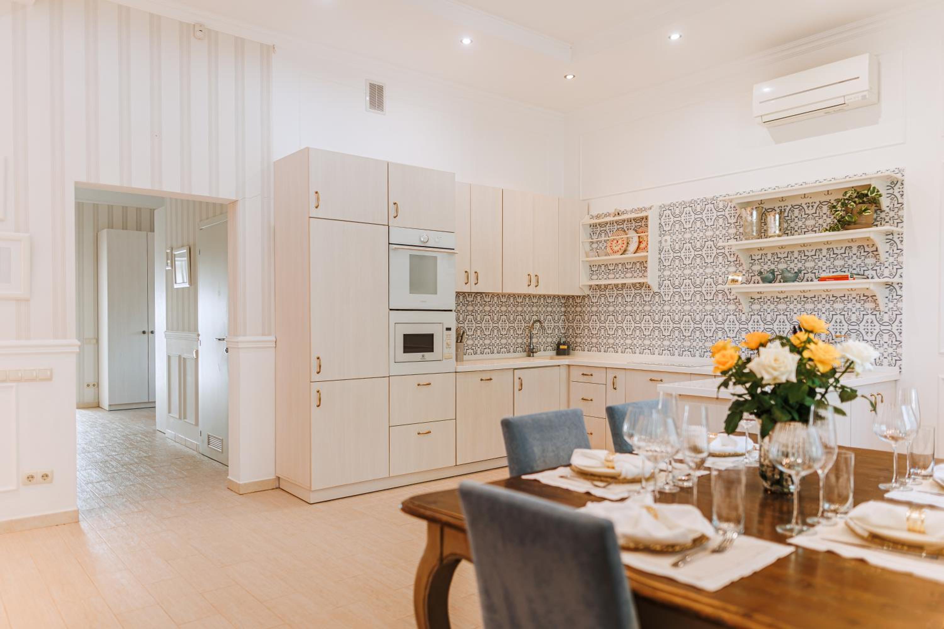 Three-Bedroom Deluxe Apartment