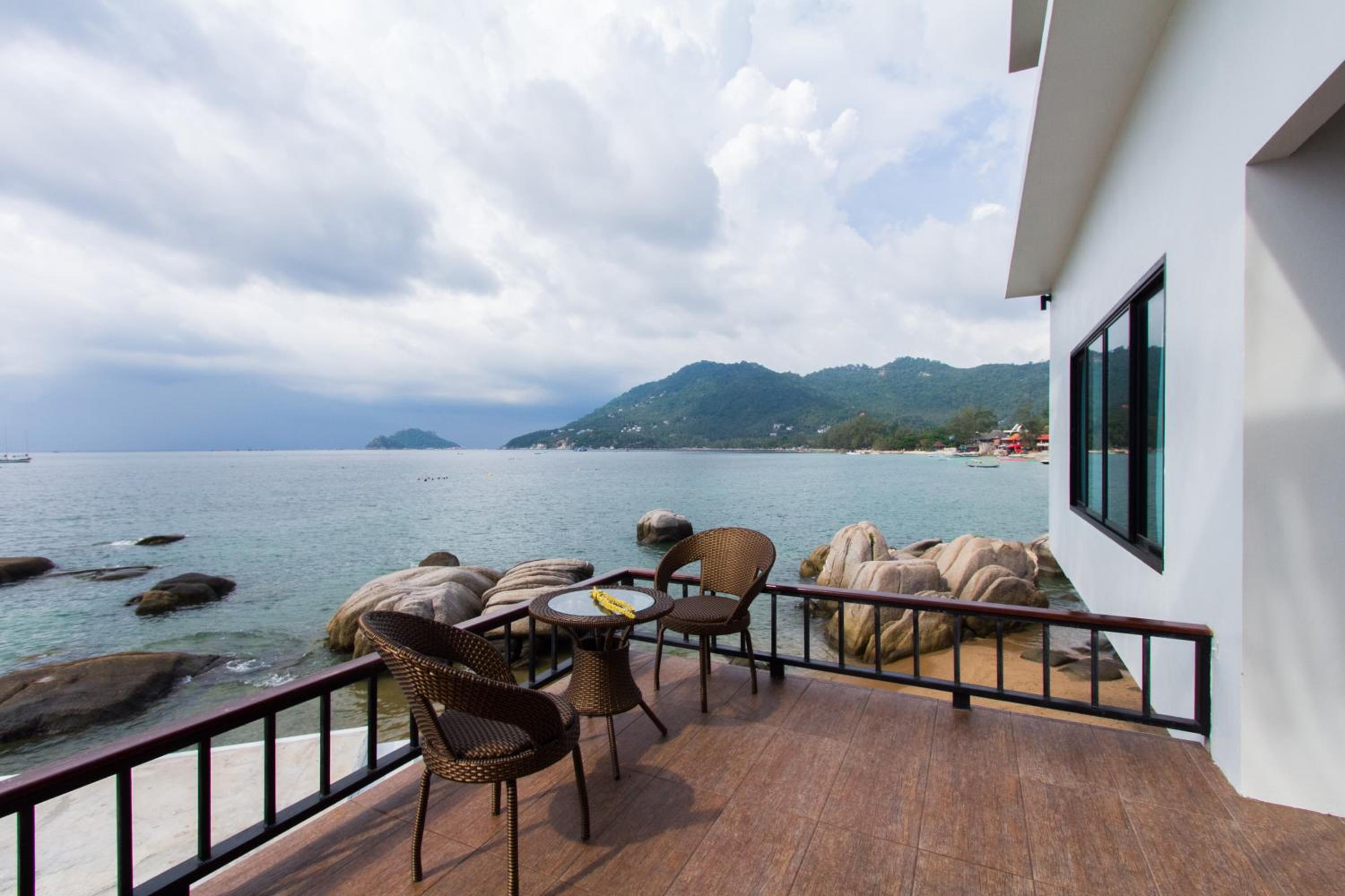 Family Room with Sea View - Photo 7