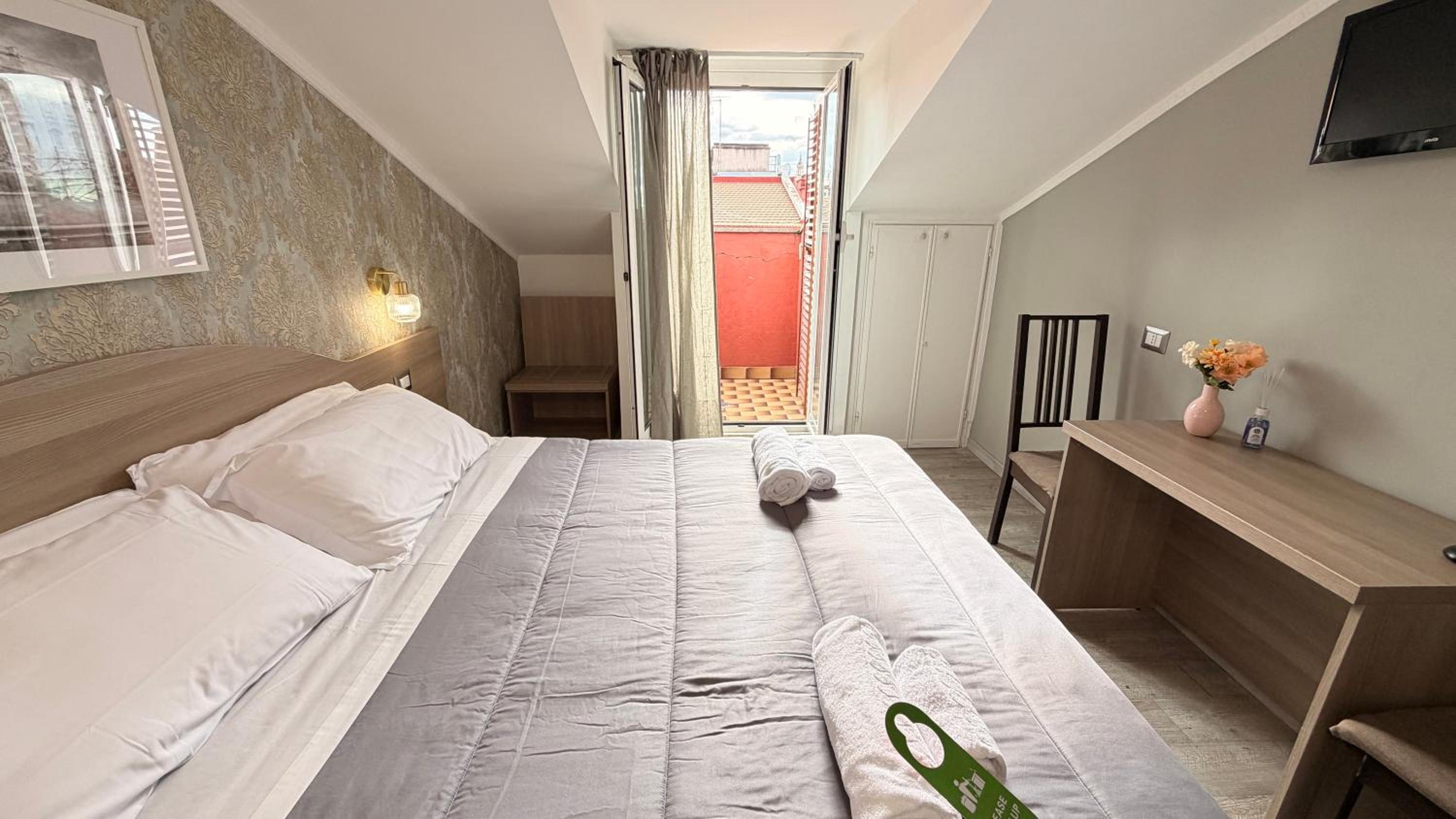 Double or Twin Room with Balcony photo 2