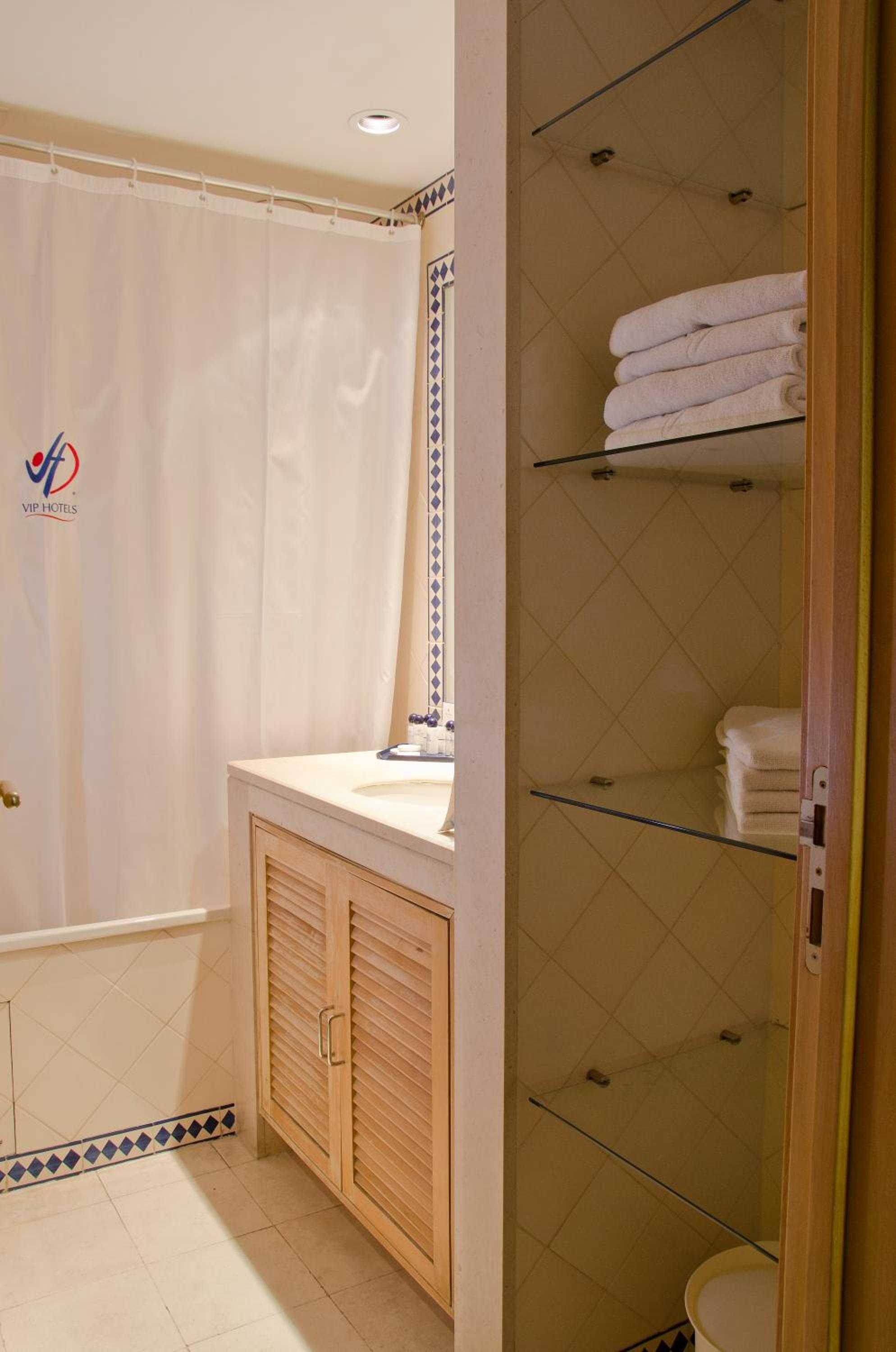 Studio (2 Adults) - Photo 7