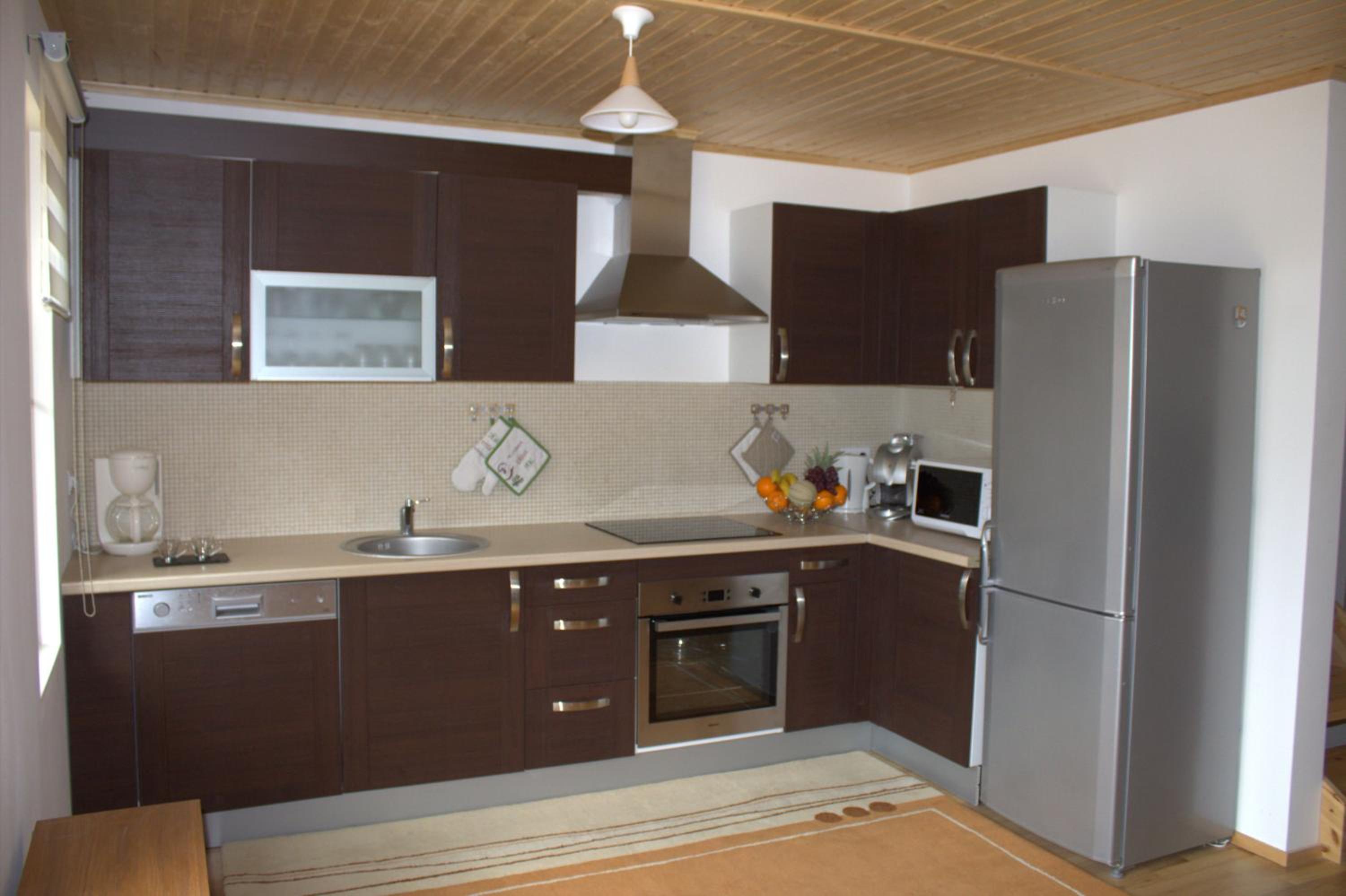 Four-Bedroom Apartment - Photo 4