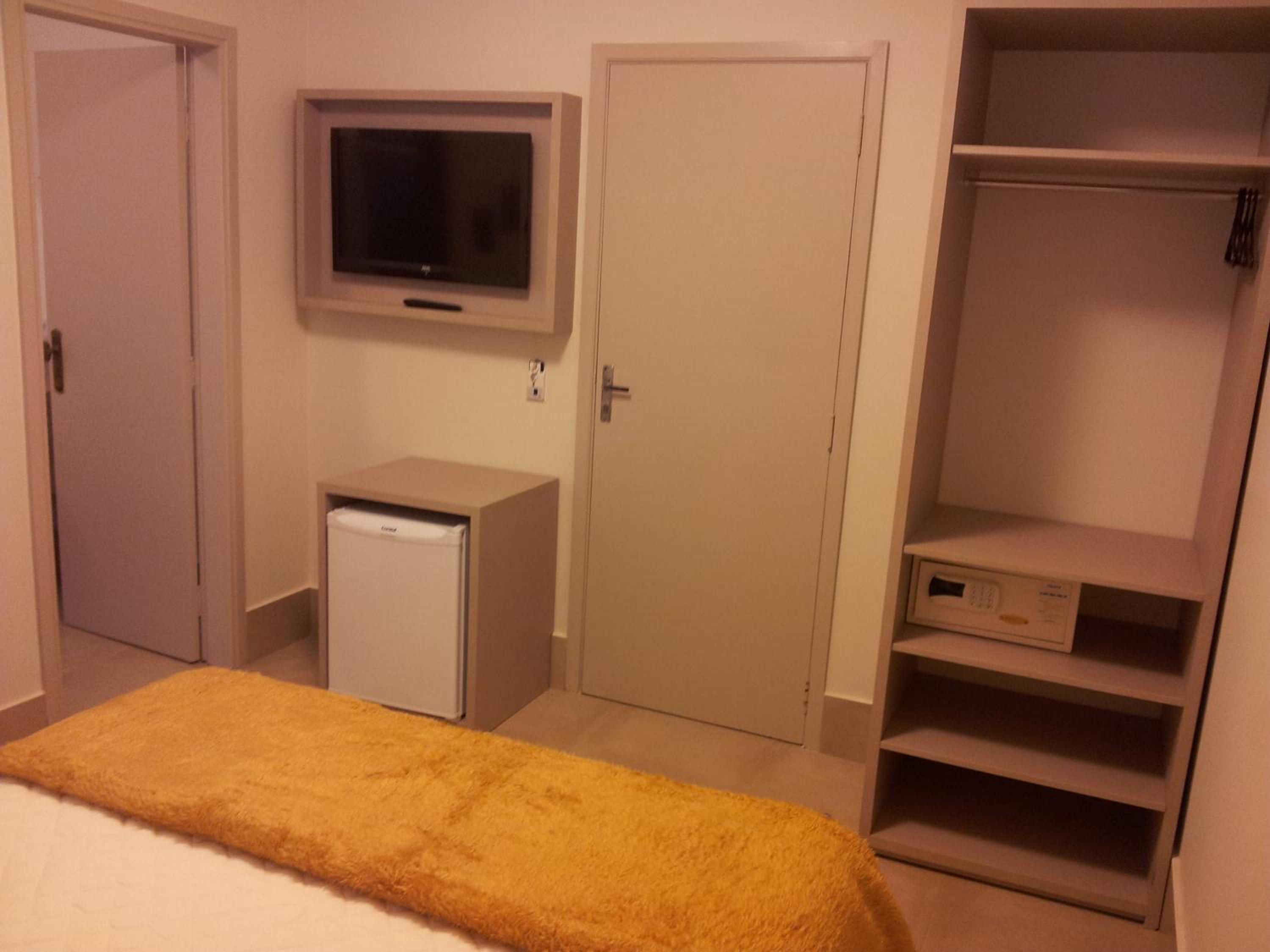 Standard Double Room - Photo 2