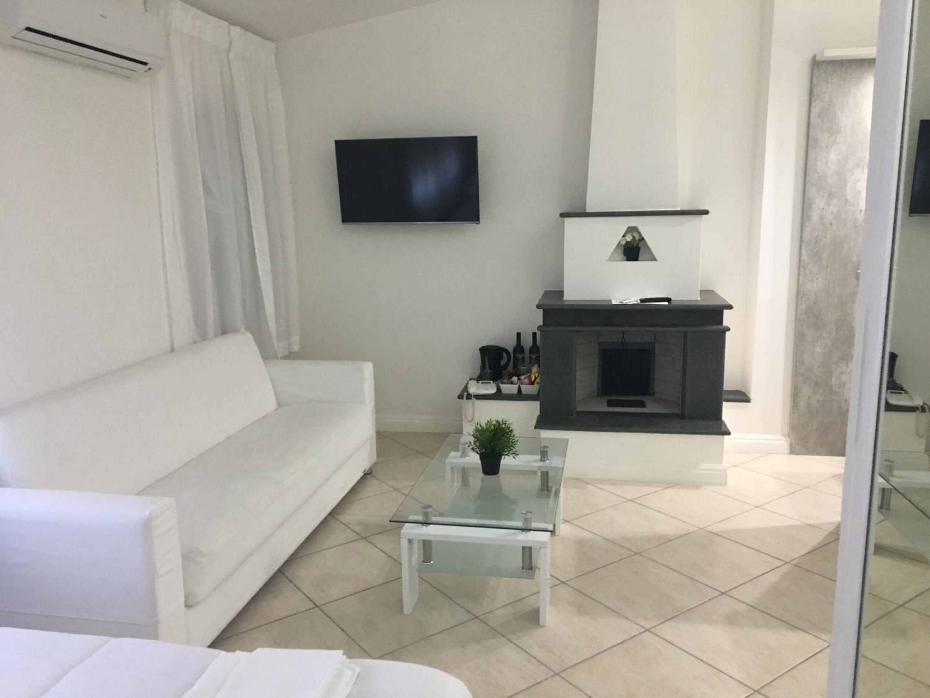 Deluxe Double or Twin Room with Mountain and Sea View