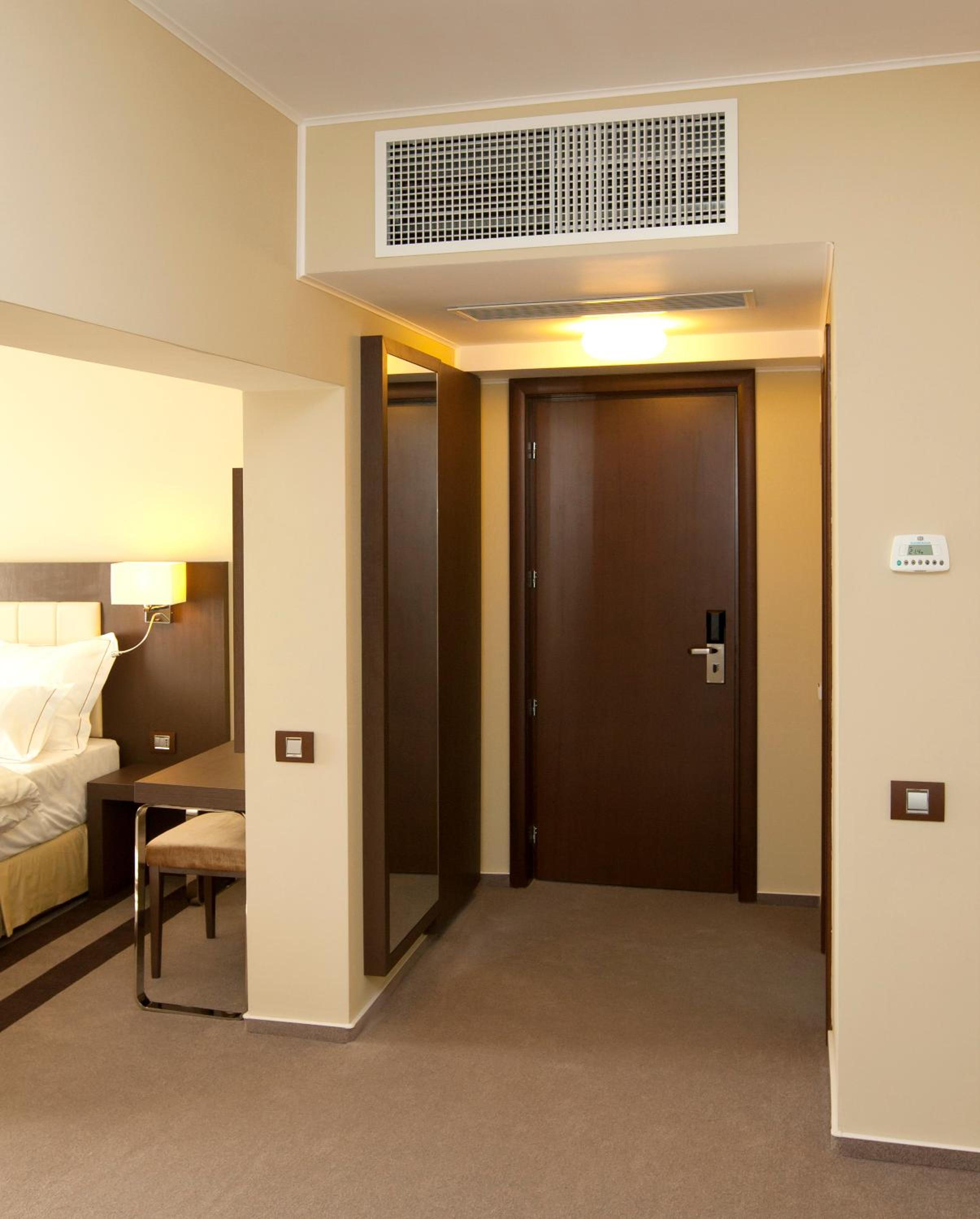 Superior Suite - Photo 5