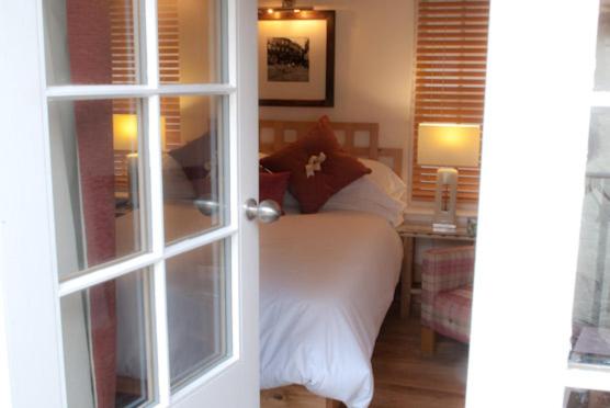 Standard Double Room - Photo 3
