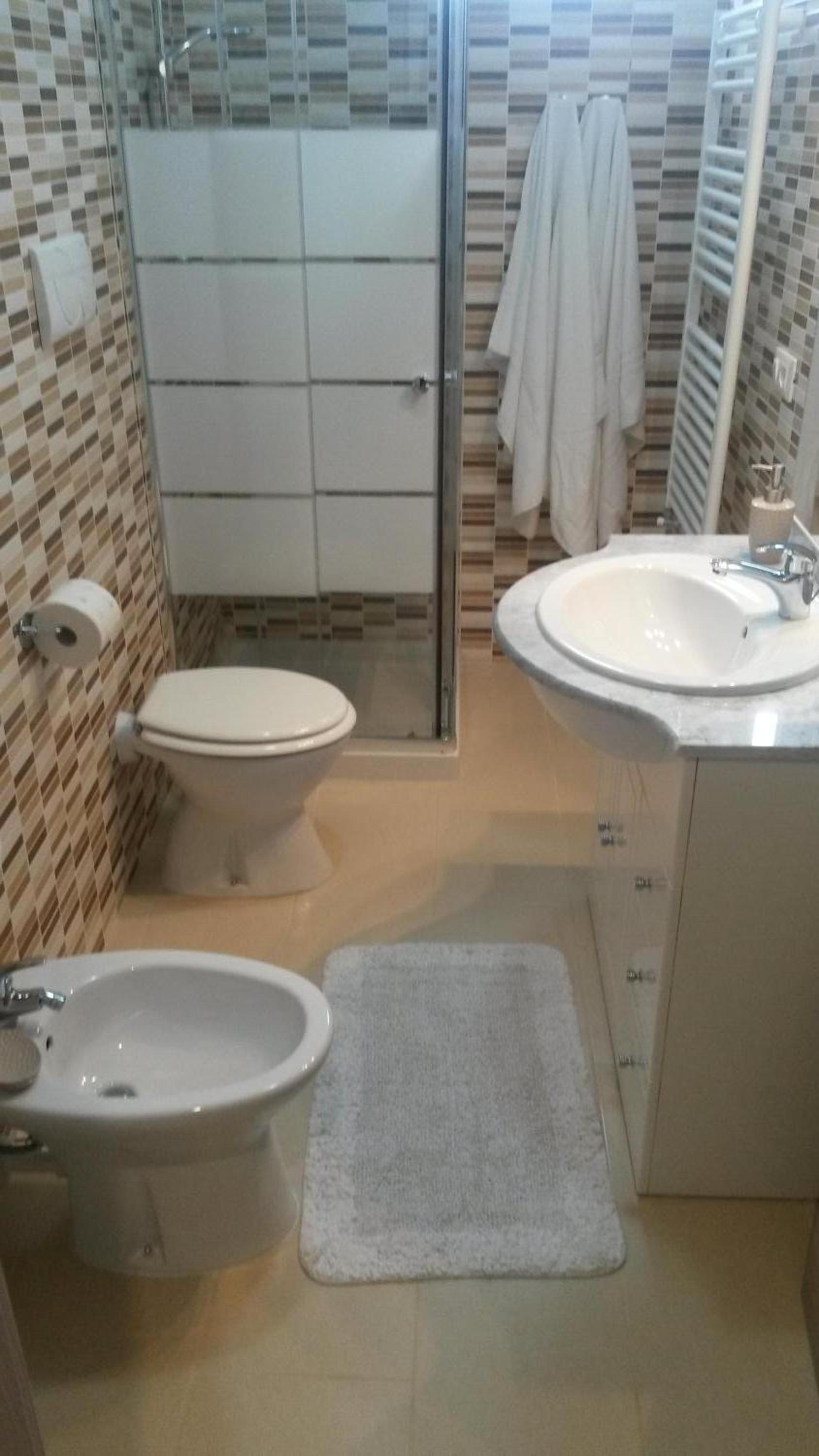 Family Room with Private Bathroom photo 3