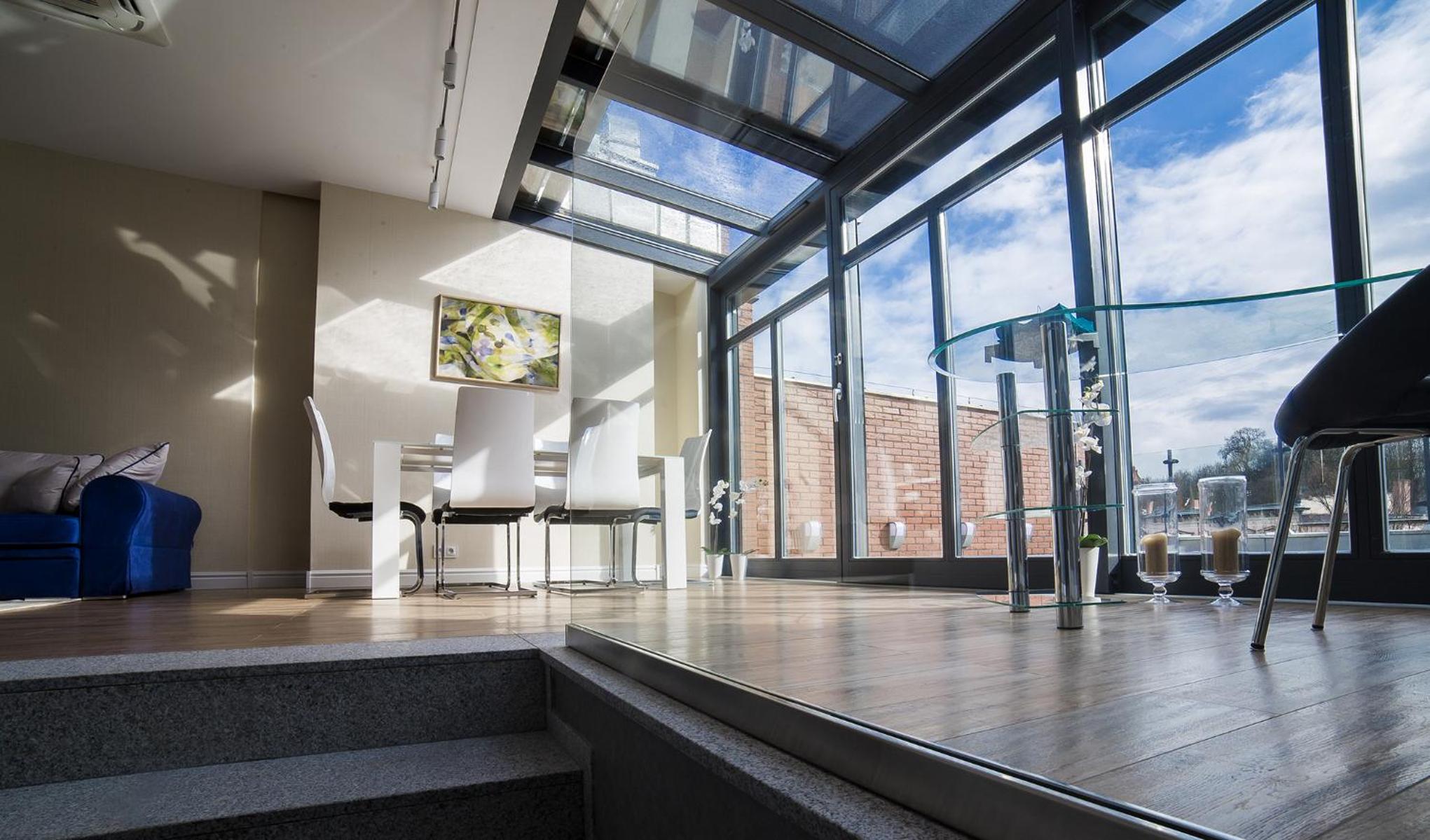 Penthouse Apartment - Photo 3