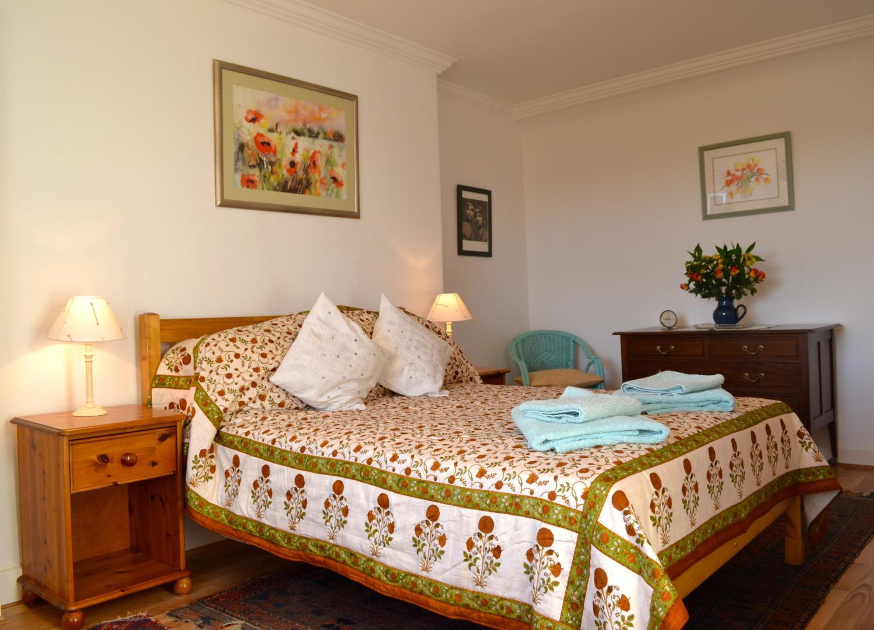 Three-Bedroom House photo 2