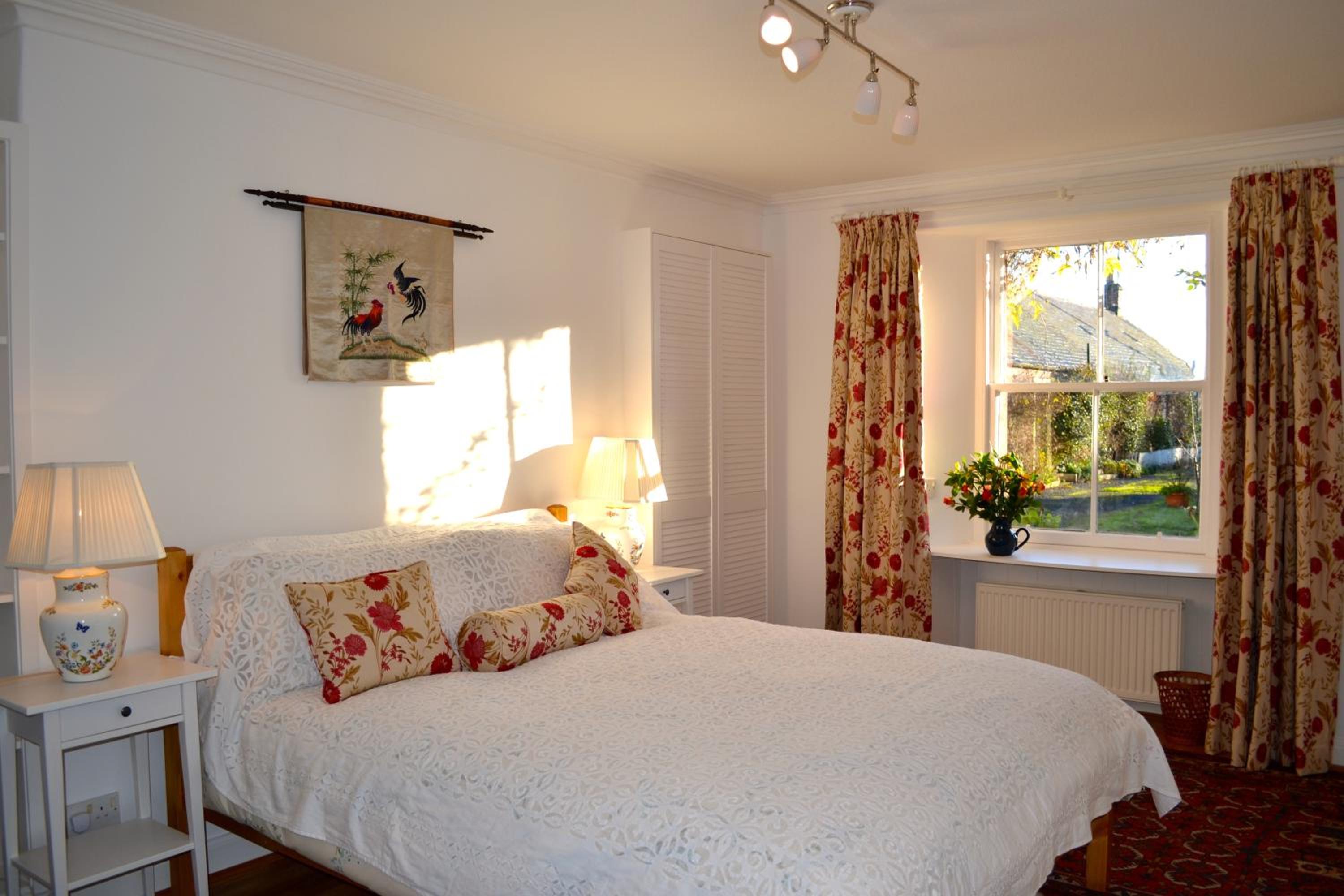 Three-Bedroom House photo 3