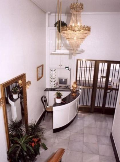 Double or Twin Room - Photo 17