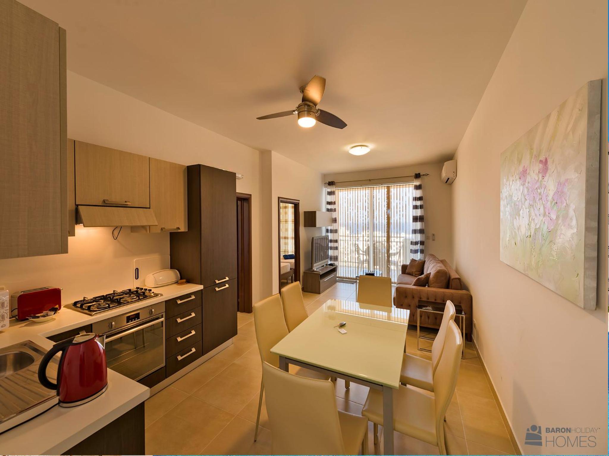 Two-Bedroom Deluxe Apartment with Balcony photo 2