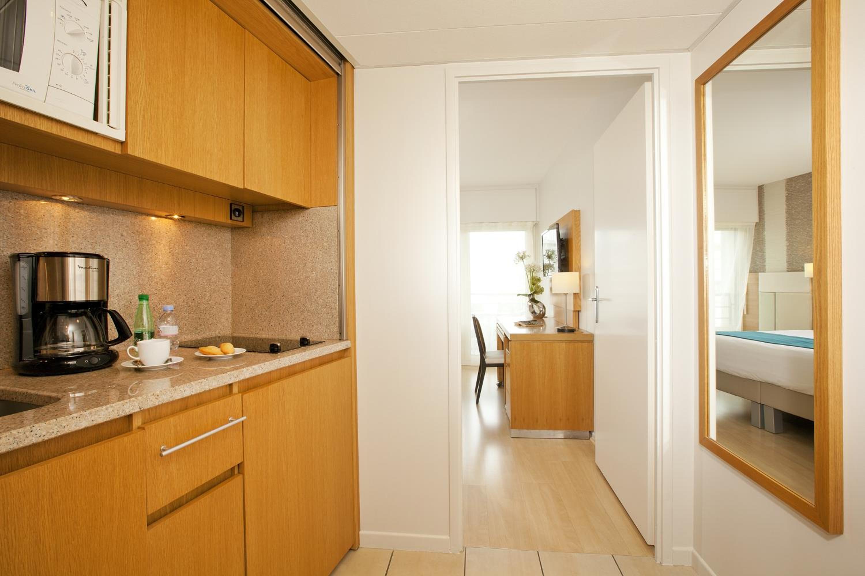 Studio (2 Adults) - Photo 7