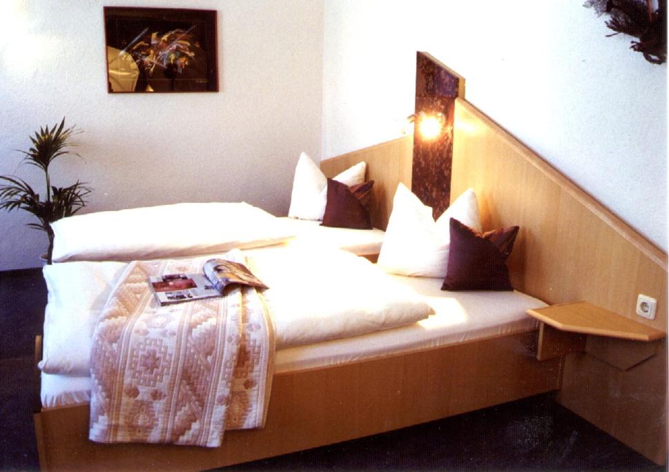 Double Room with Private Bathroom - Photo 3
