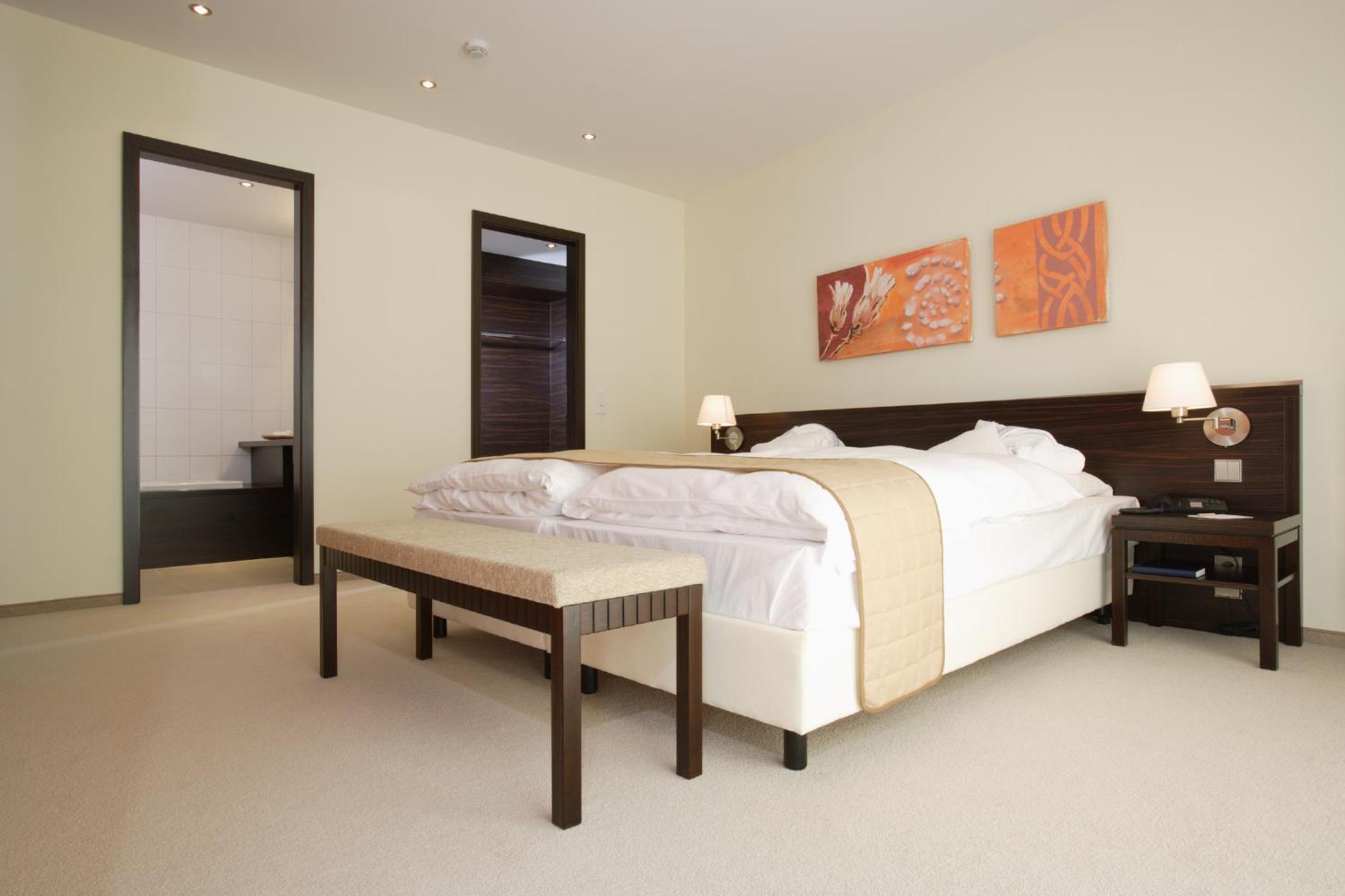 Suite - Photo 3