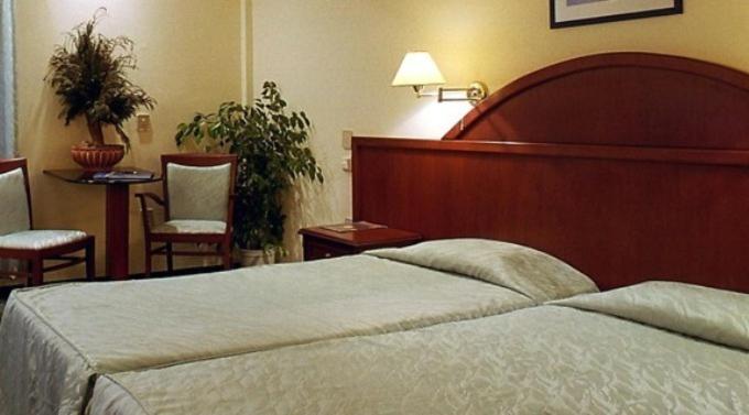 Double or Twin Room - Photo 7