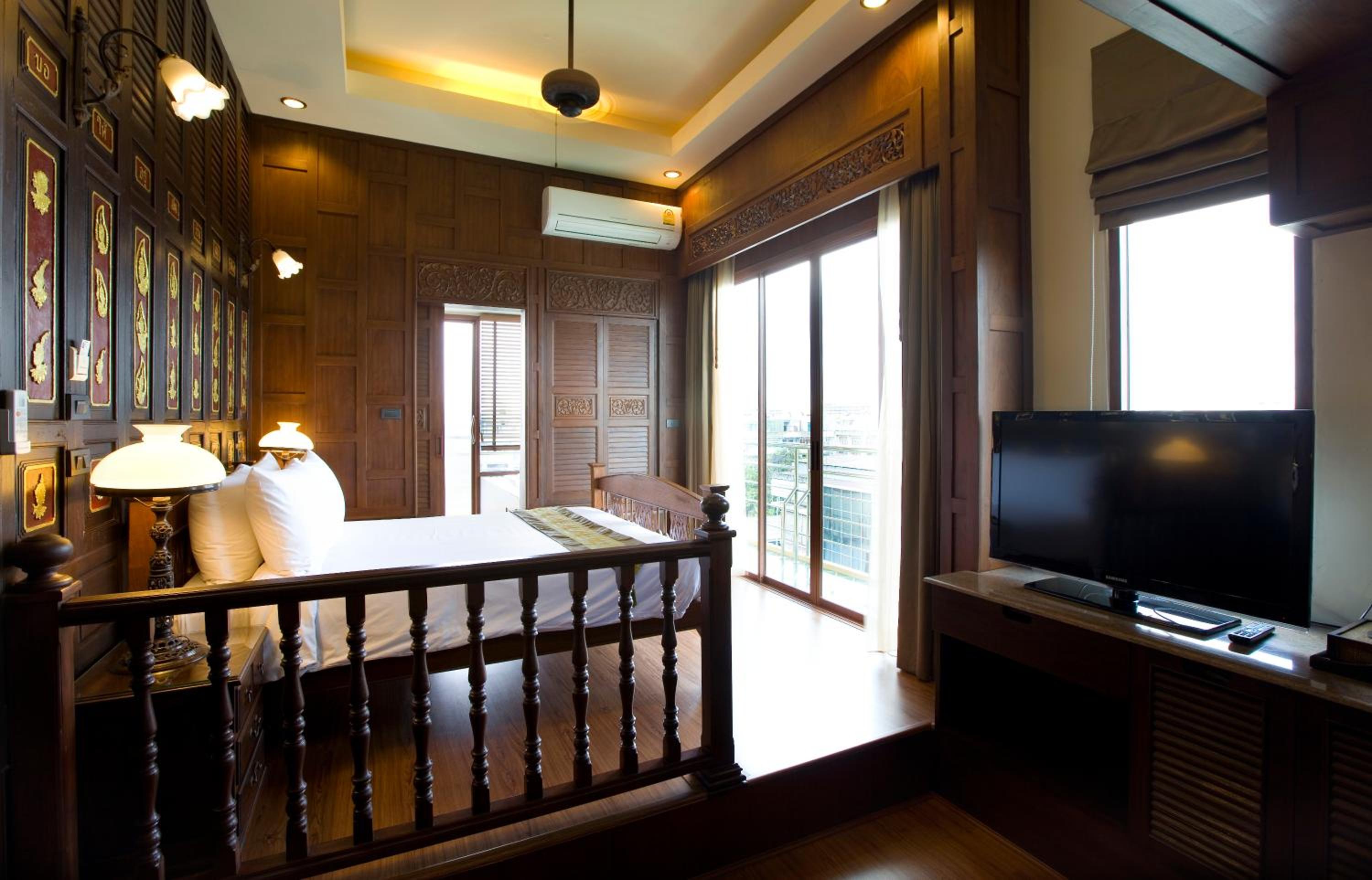 Pranakorn Suite (Main Building) photo 1