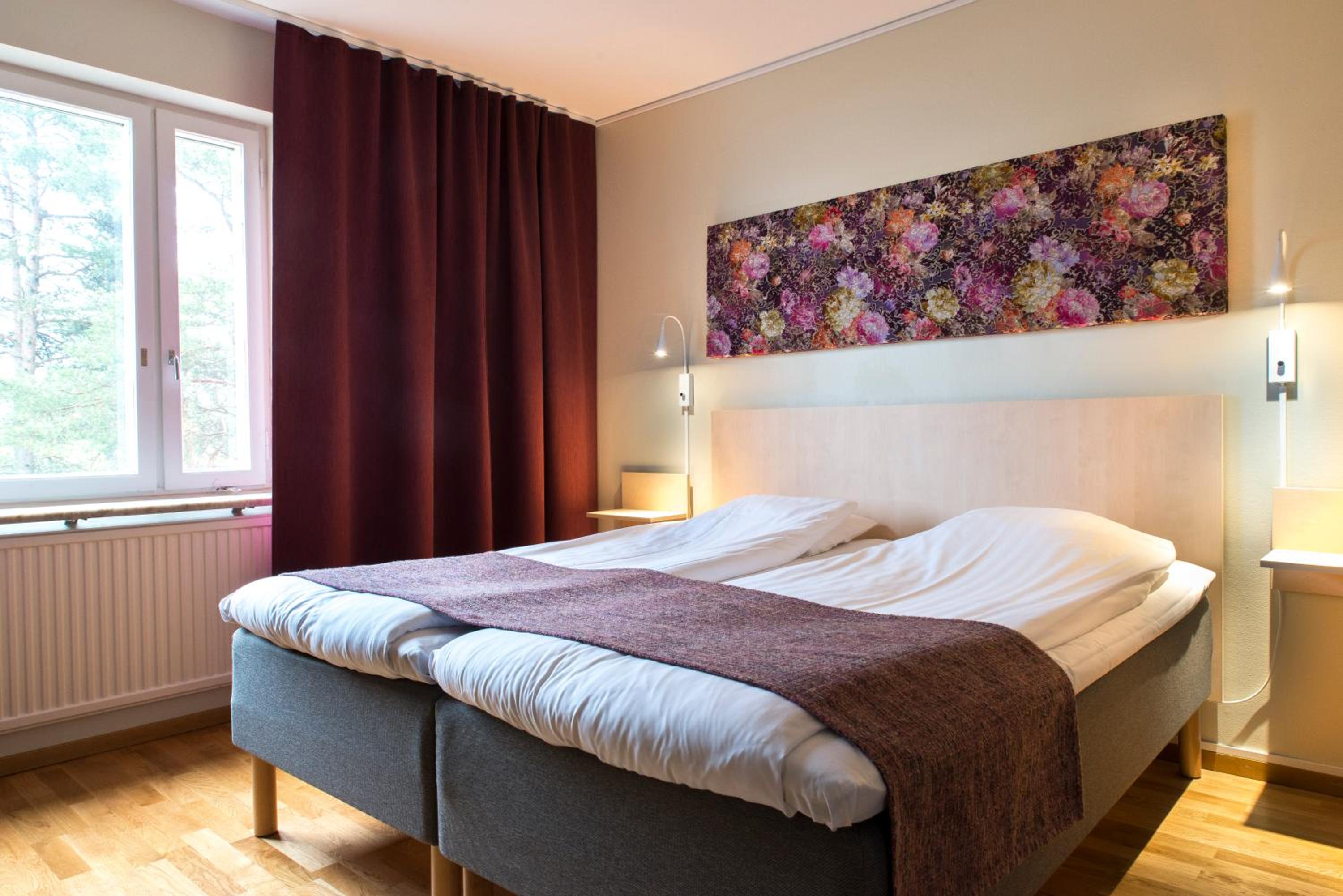 Economy Triple Room photo 2