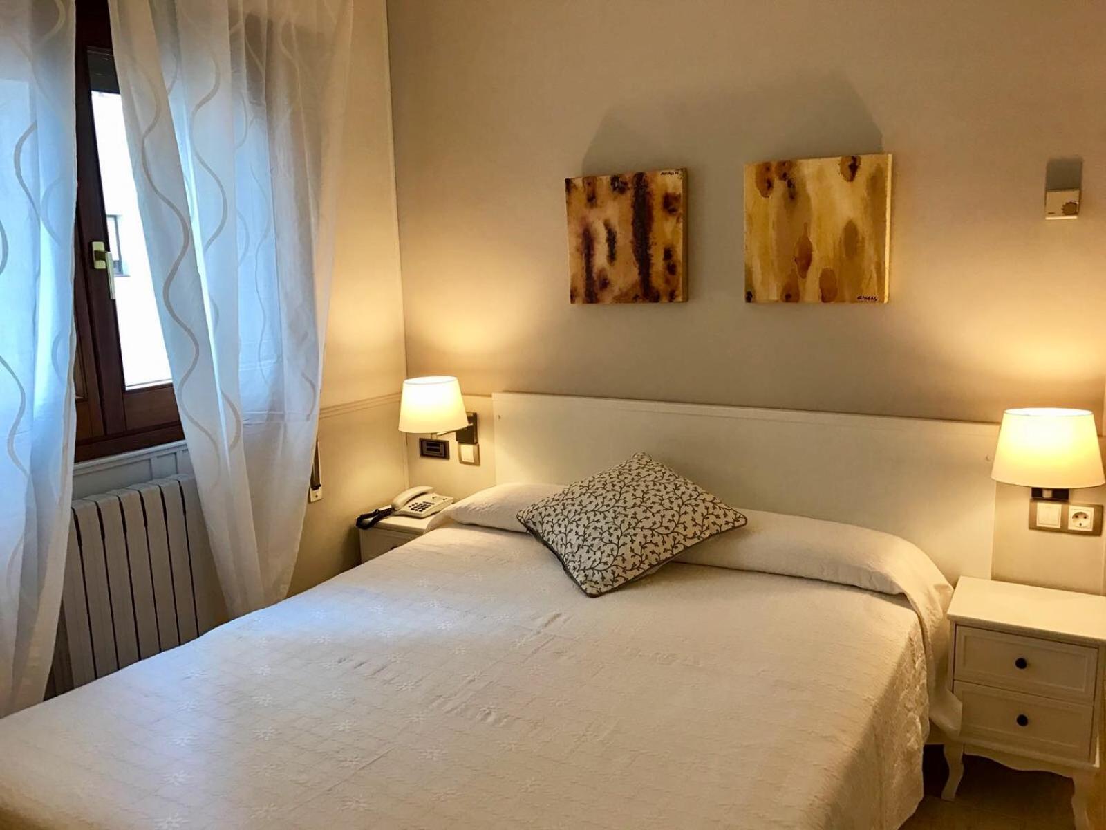 Double or Twin Room - Photo 15