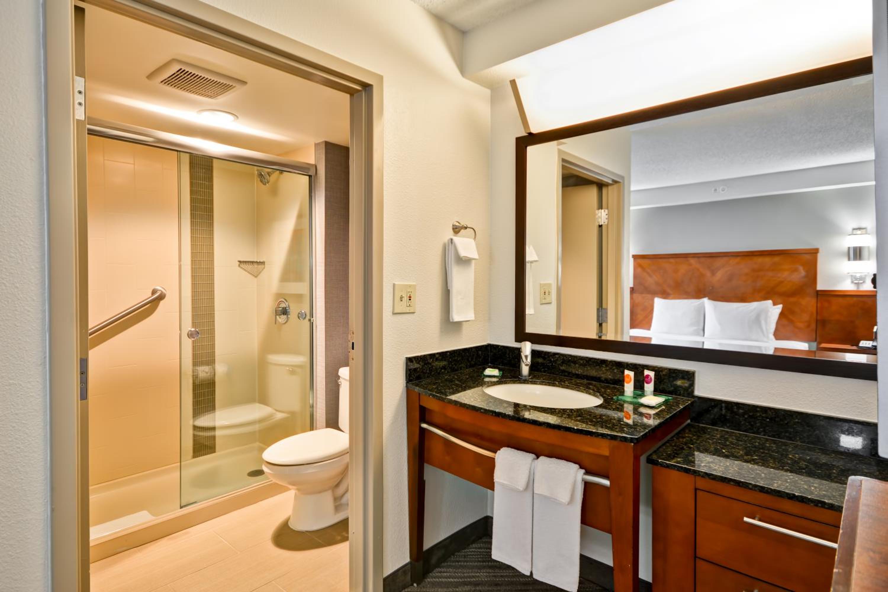 King Room with Sofa Bed - High Floor - Photo 5