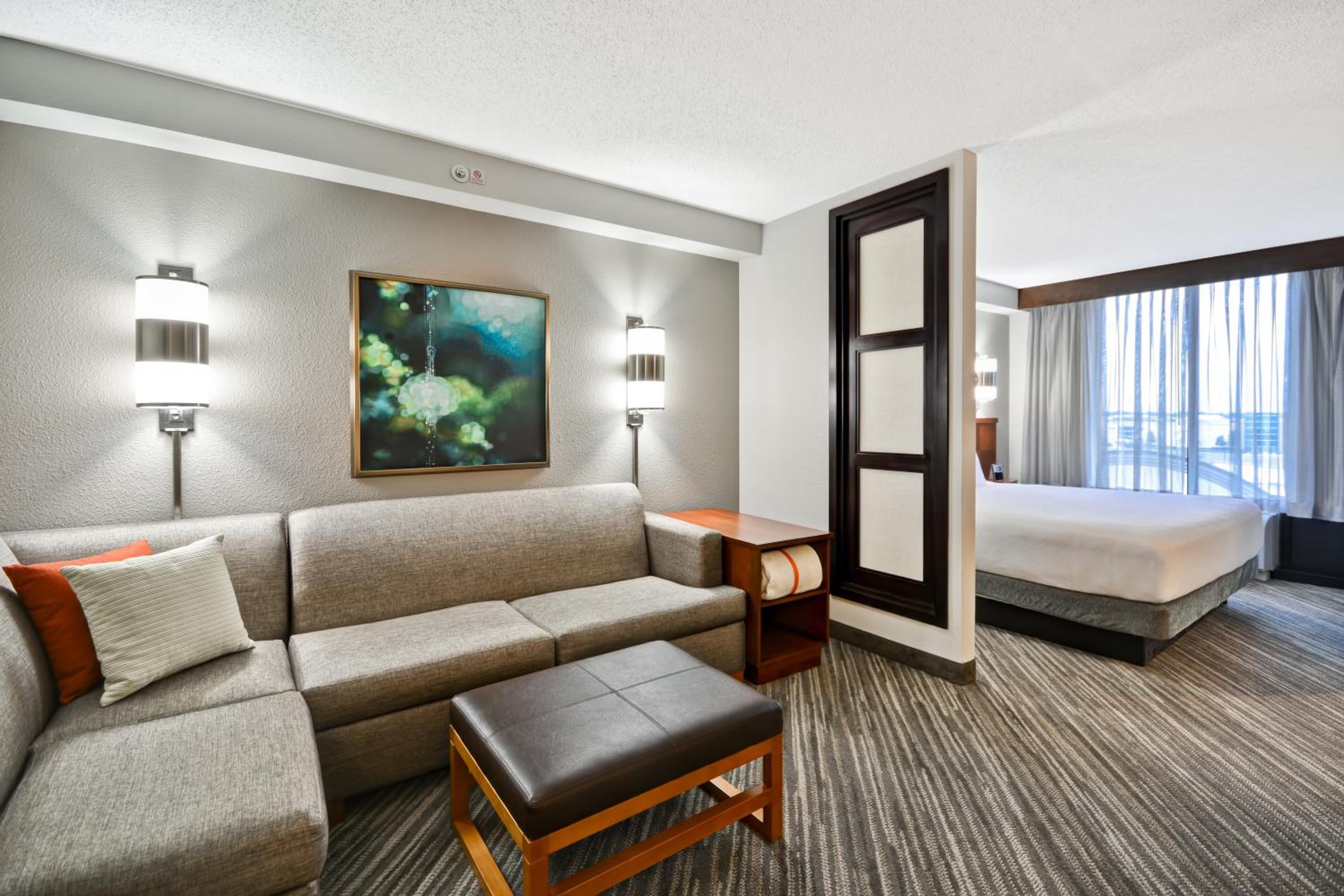 King Room with Sofa Bed - High Floor - Photo 3