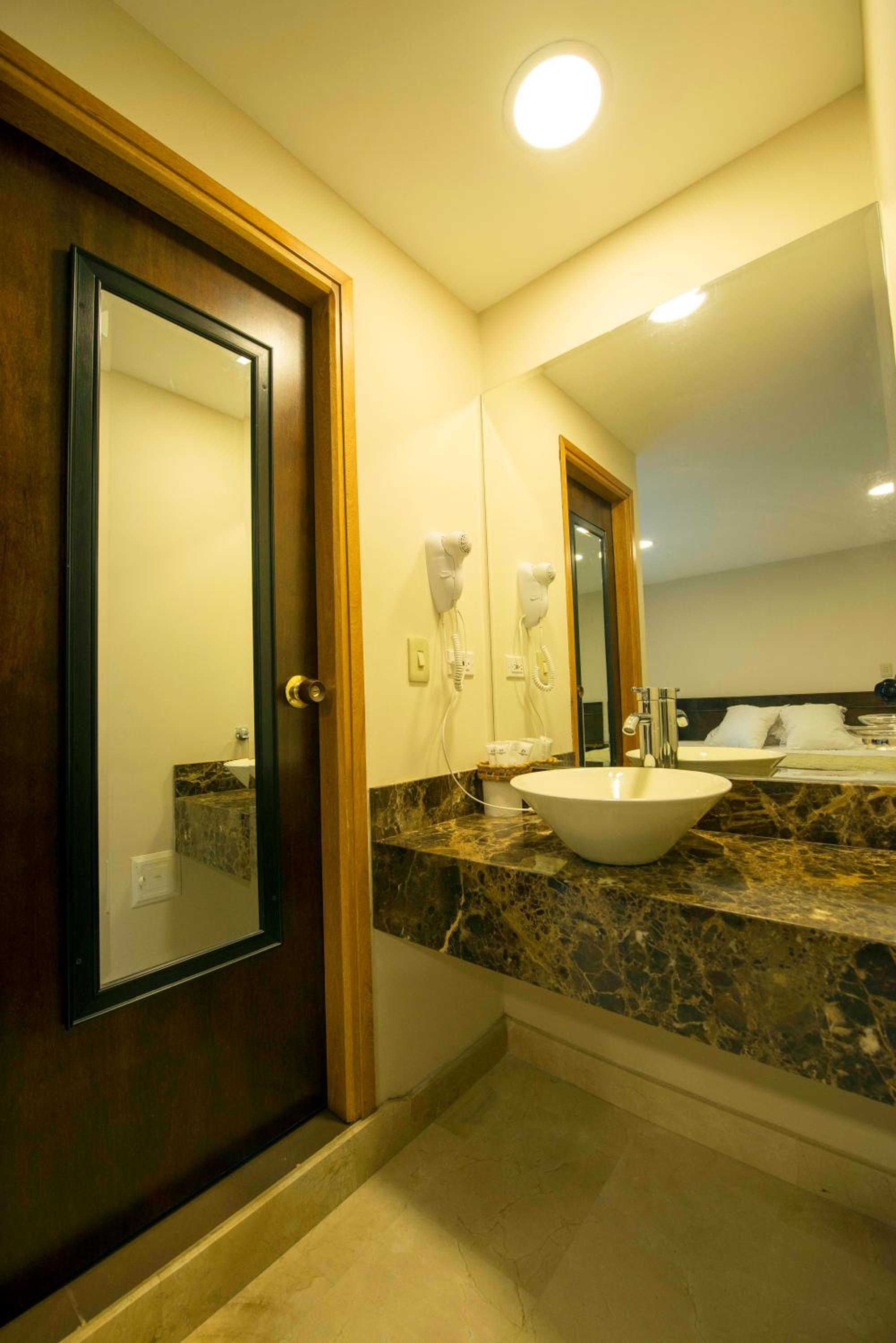Double or Twin Room - Photo 17