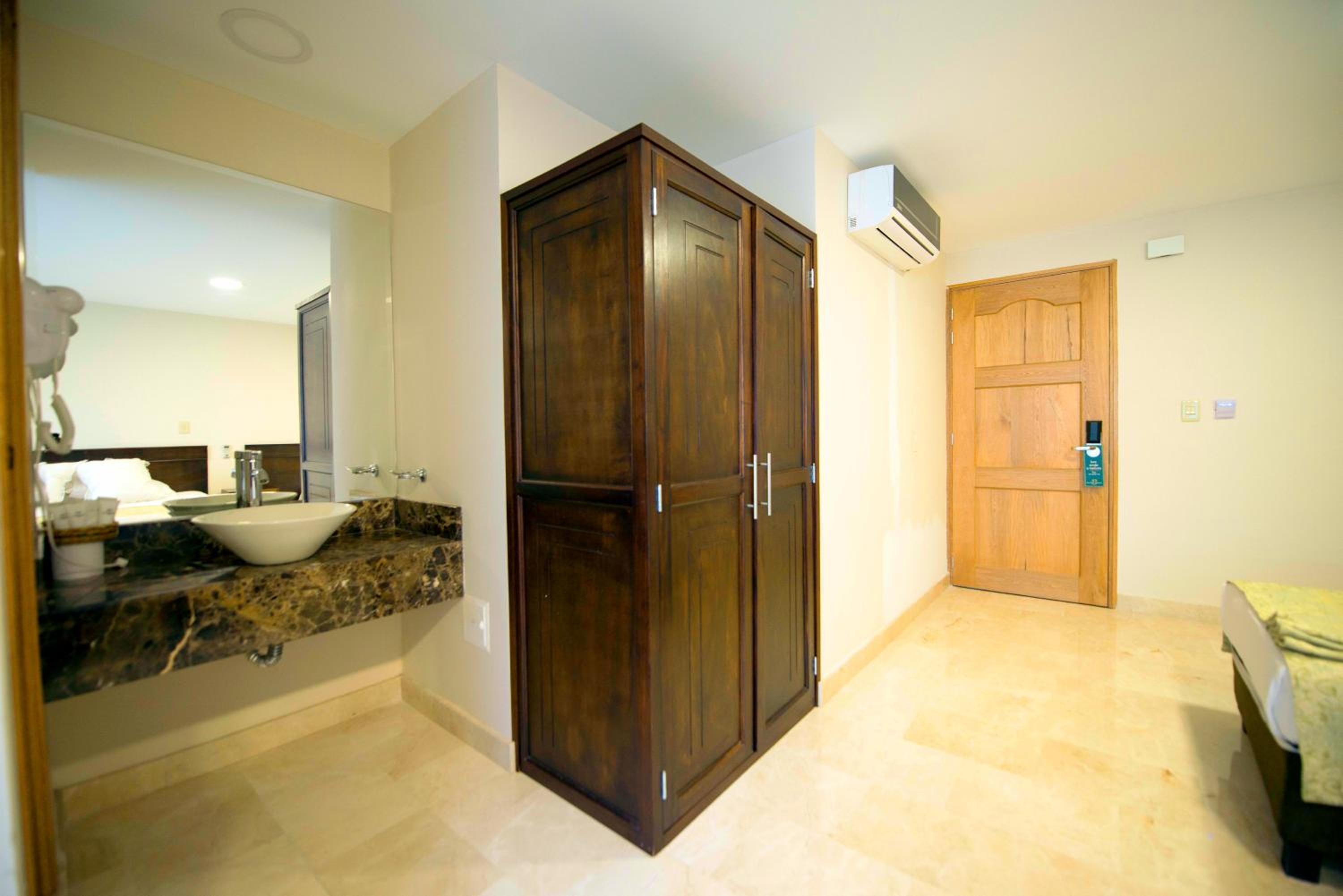 Double or Twin Room - Photo 16