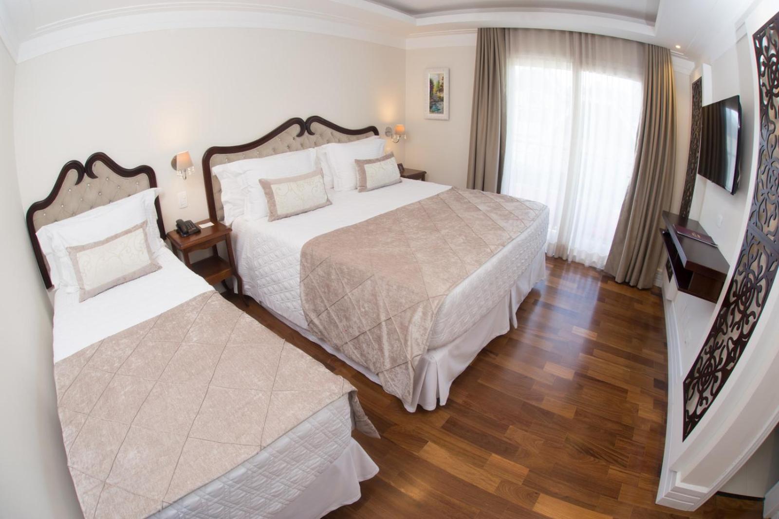 Premium Triple Room - Photo 14