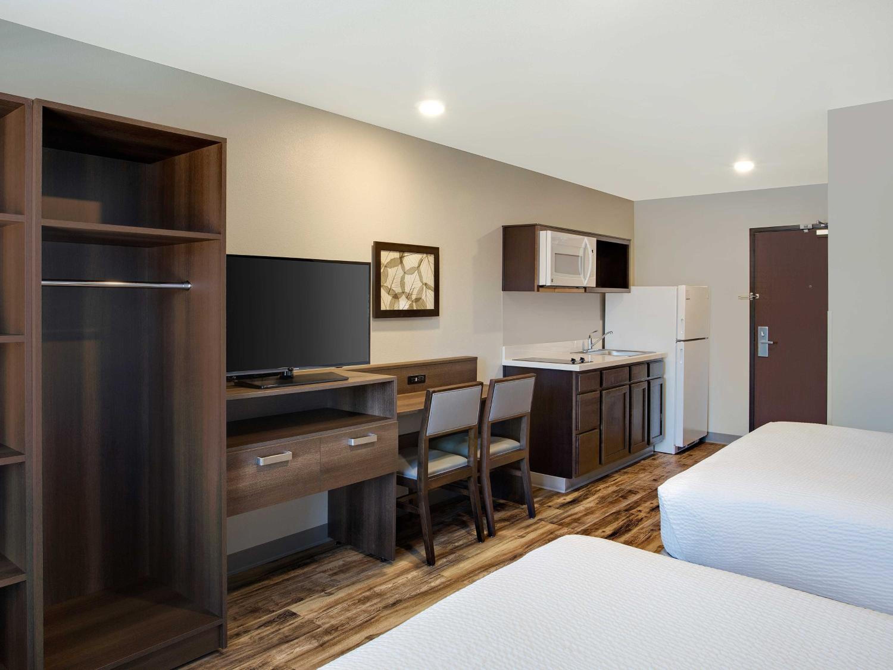 Queen Room with Two Queen Beds - Accessible/Non-Smoking  photo 1
