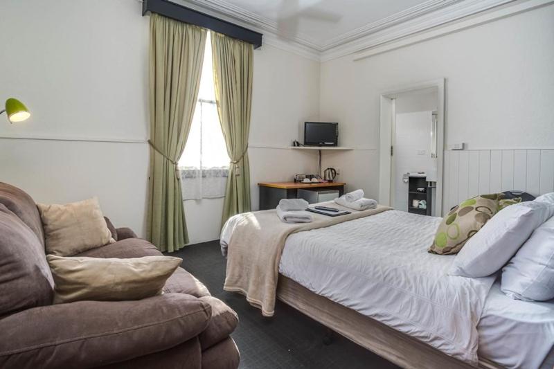 Deluxe Queen Room photo 2