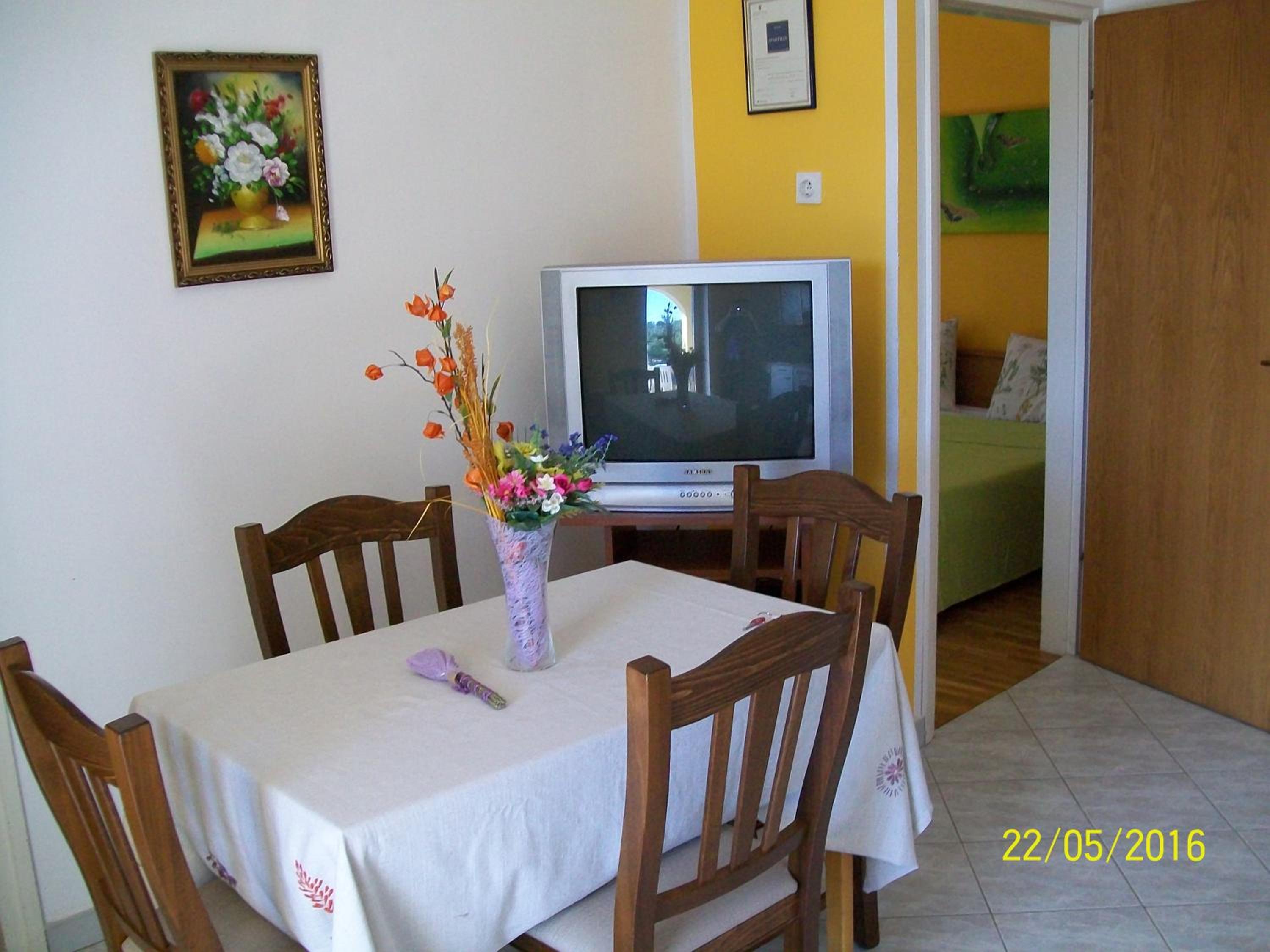 Two-Bedroom Apartment with Terrace and Sea View - 1 - Photo 2